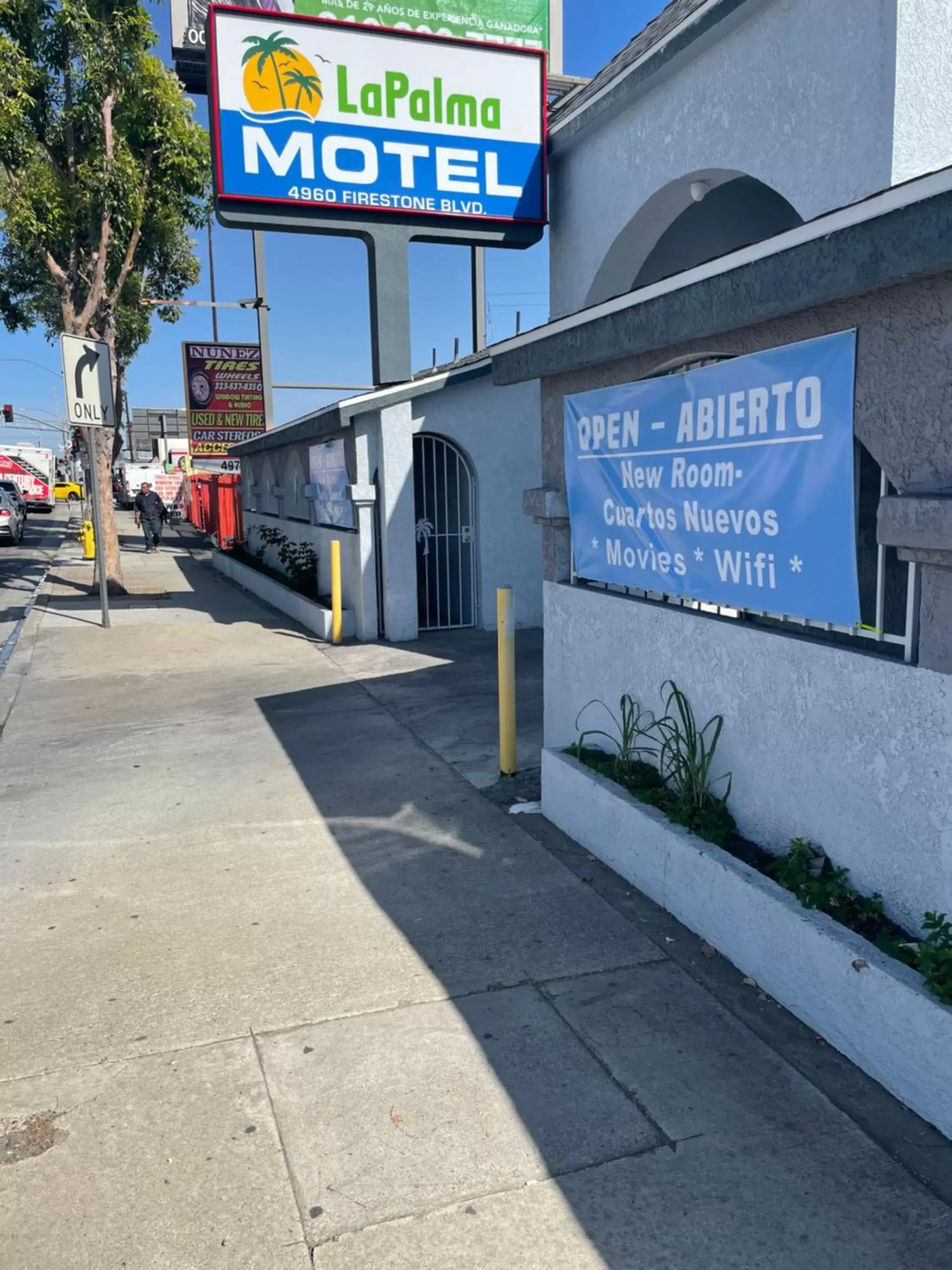 Facade/entrance, Property Logo/Sign in La Palma Motel, South Gate - Los Angeles area