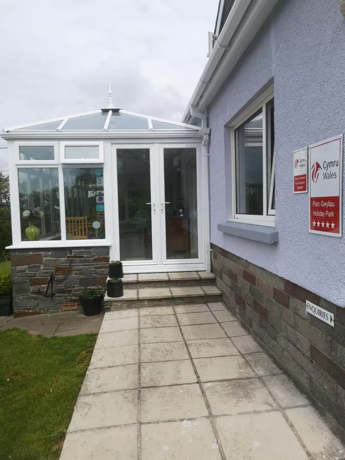 Facade/entrance, Property Building in Pinewood B&B