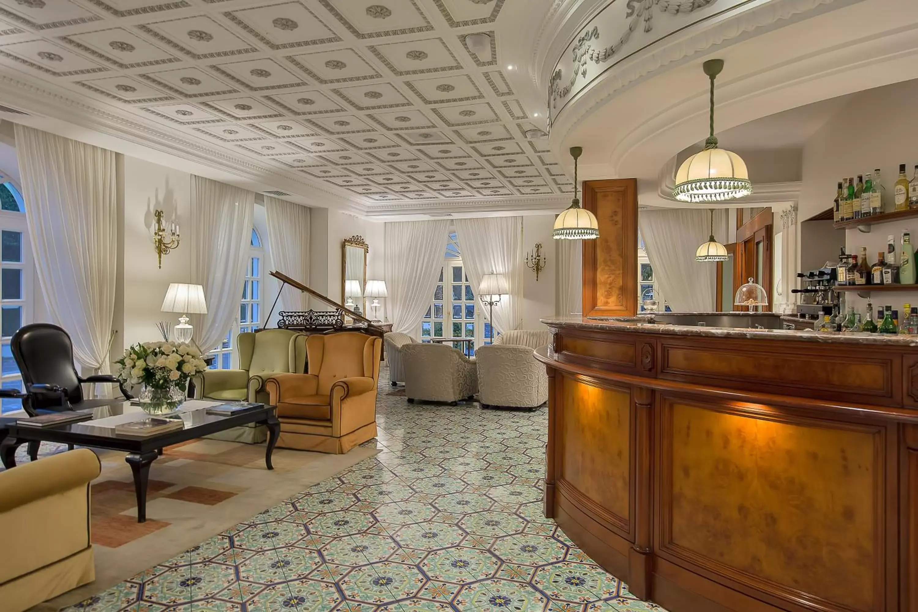Lounge or bar, Lobby/Reception in La Medusa Hotel - Dimora di Charme