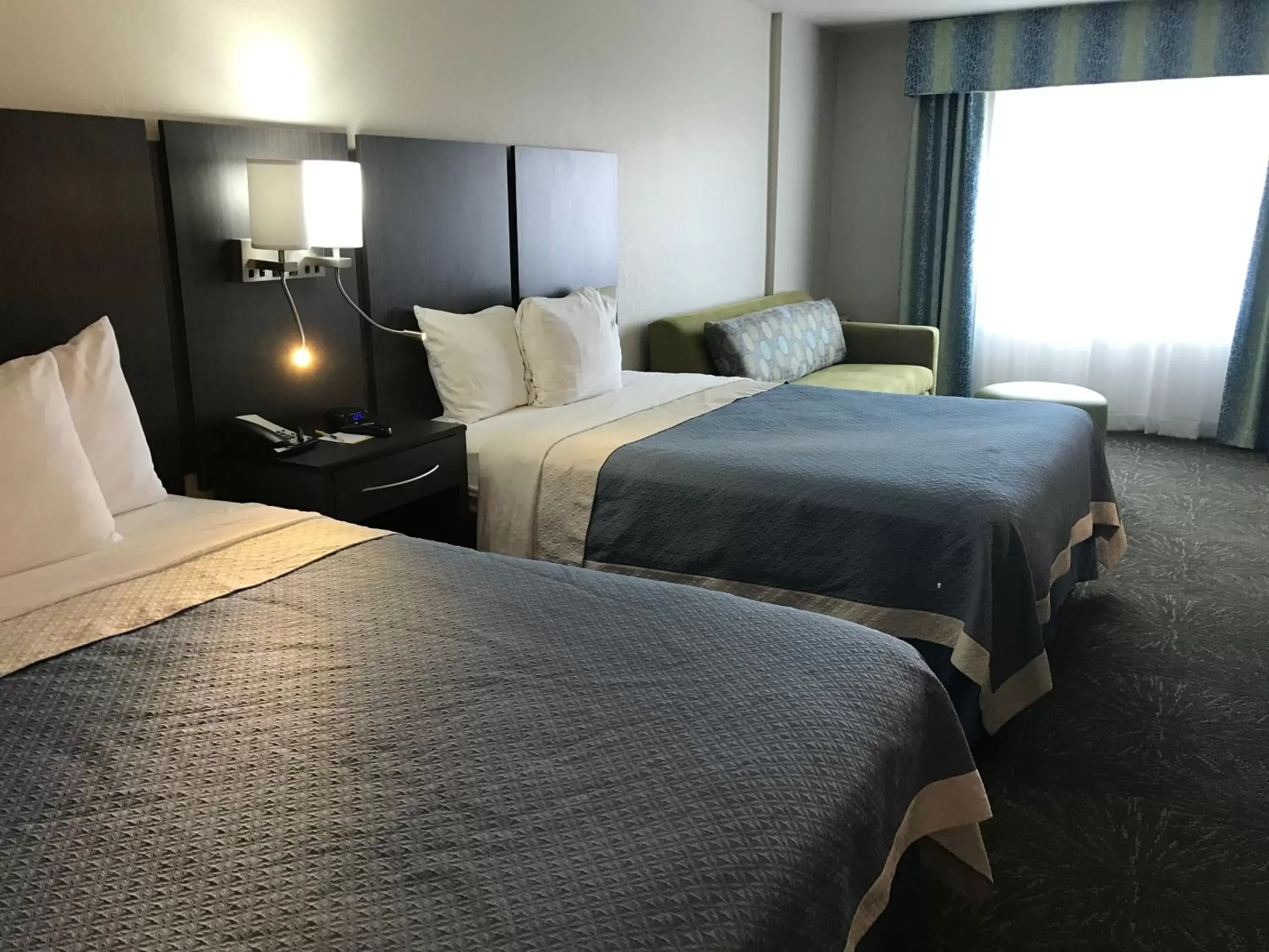 Bed in Days Inn & Suites by Wyndham East Flagstaff