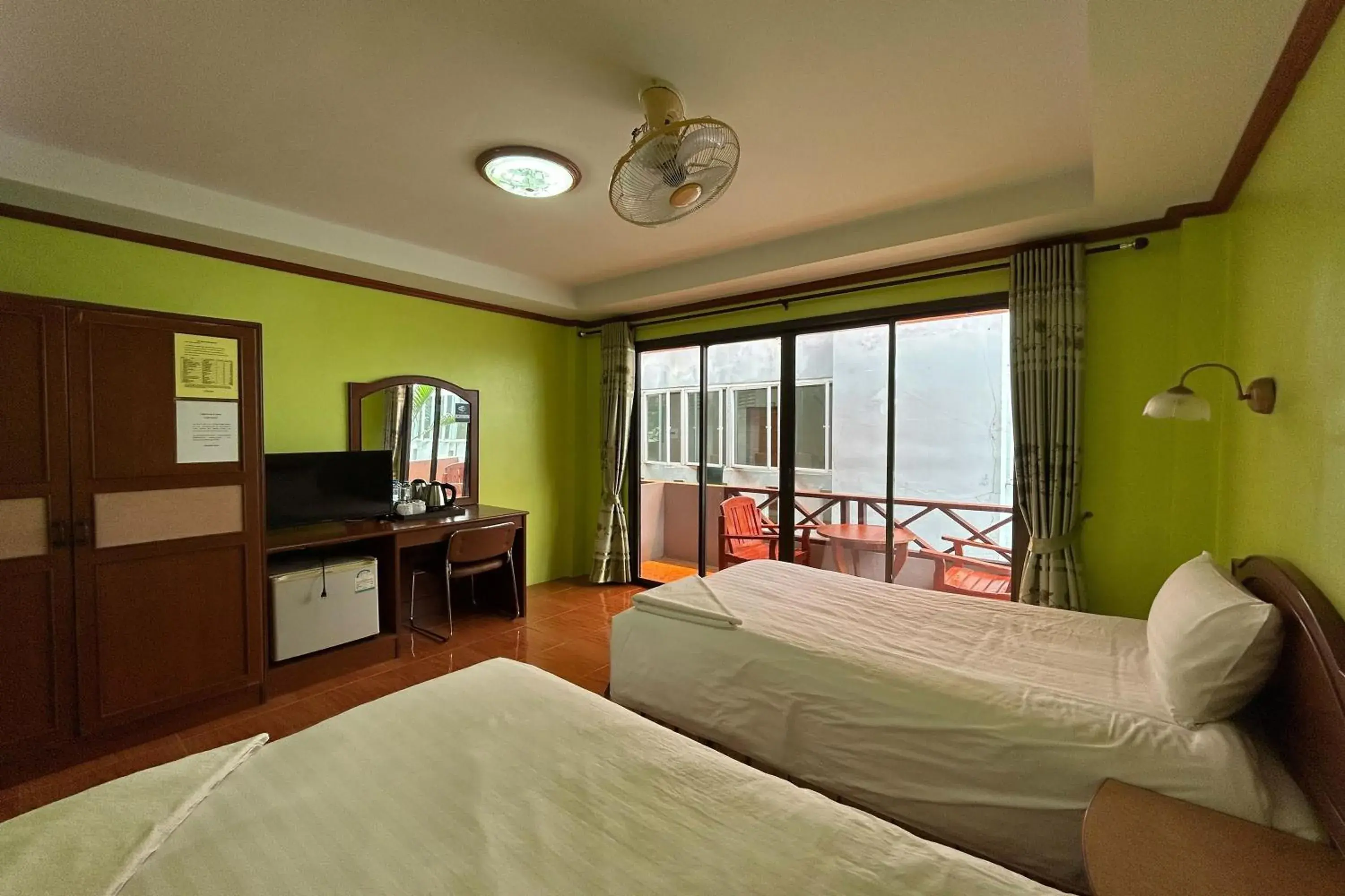 Bed in Me Mee Place & Tour Krabi