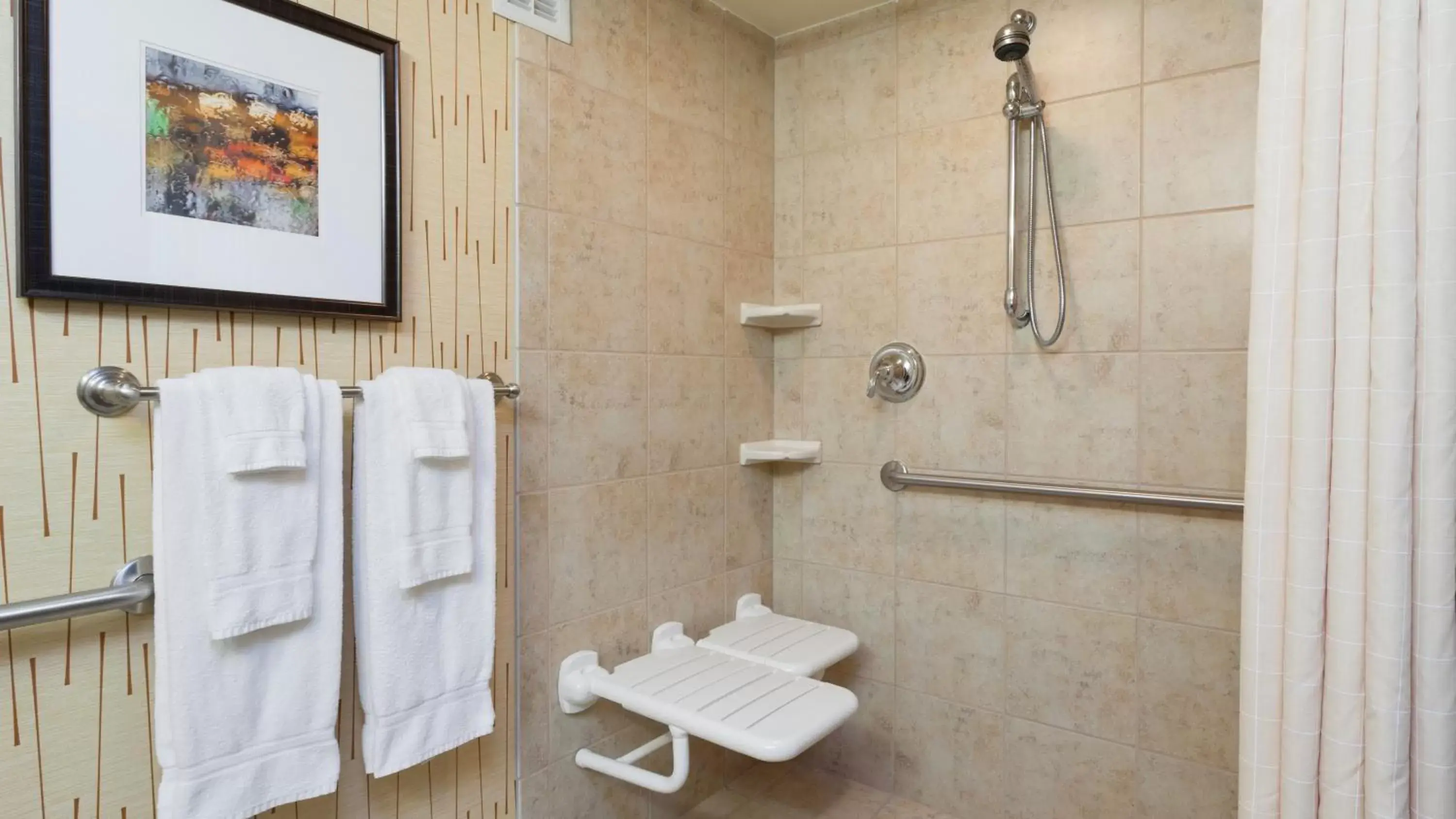 Photo of the whole room, Bathroom in Holiday Inn Cincinnati Airport, an IHG Hotel