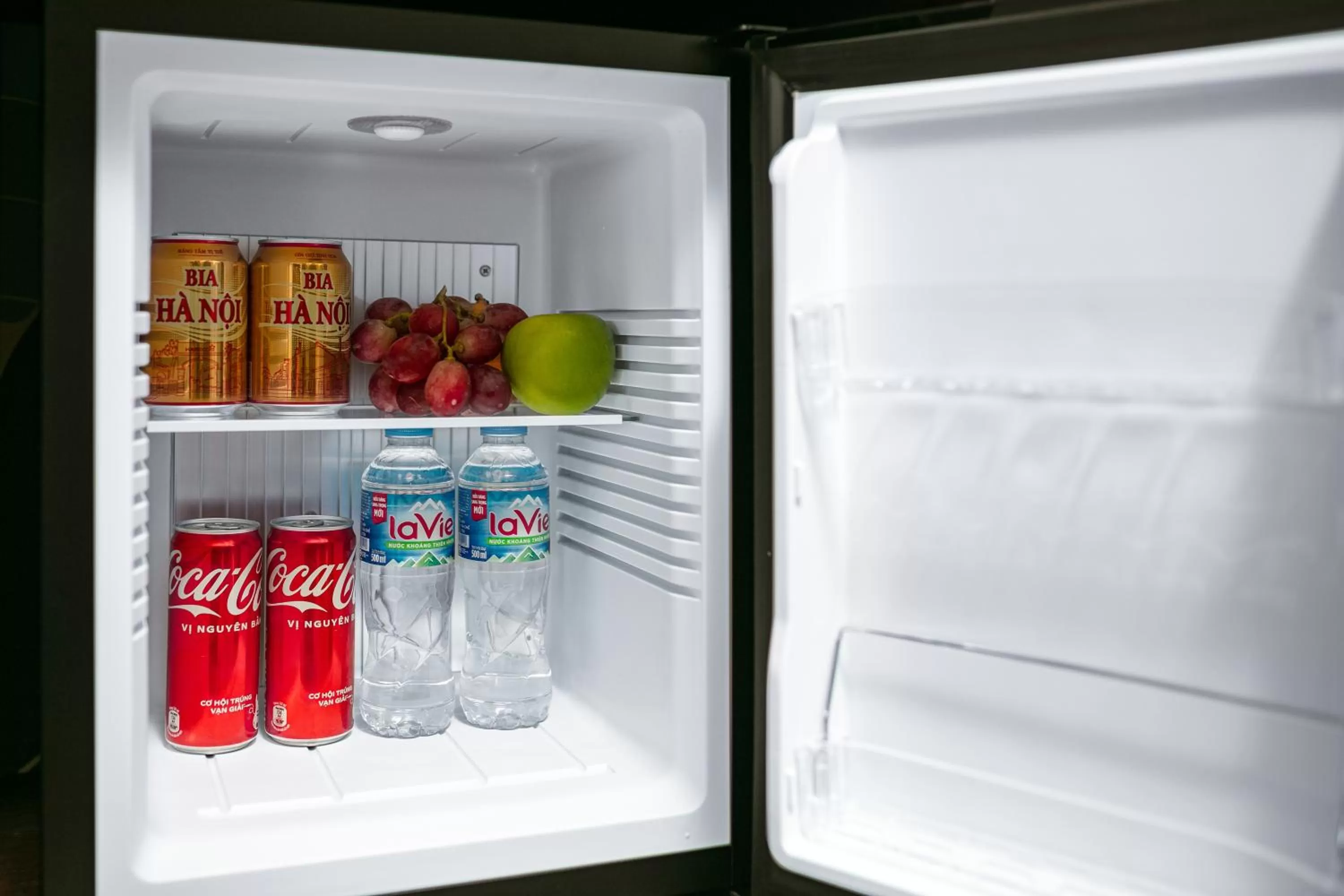 oven in MAY DE VILLE Lakeside Hotel