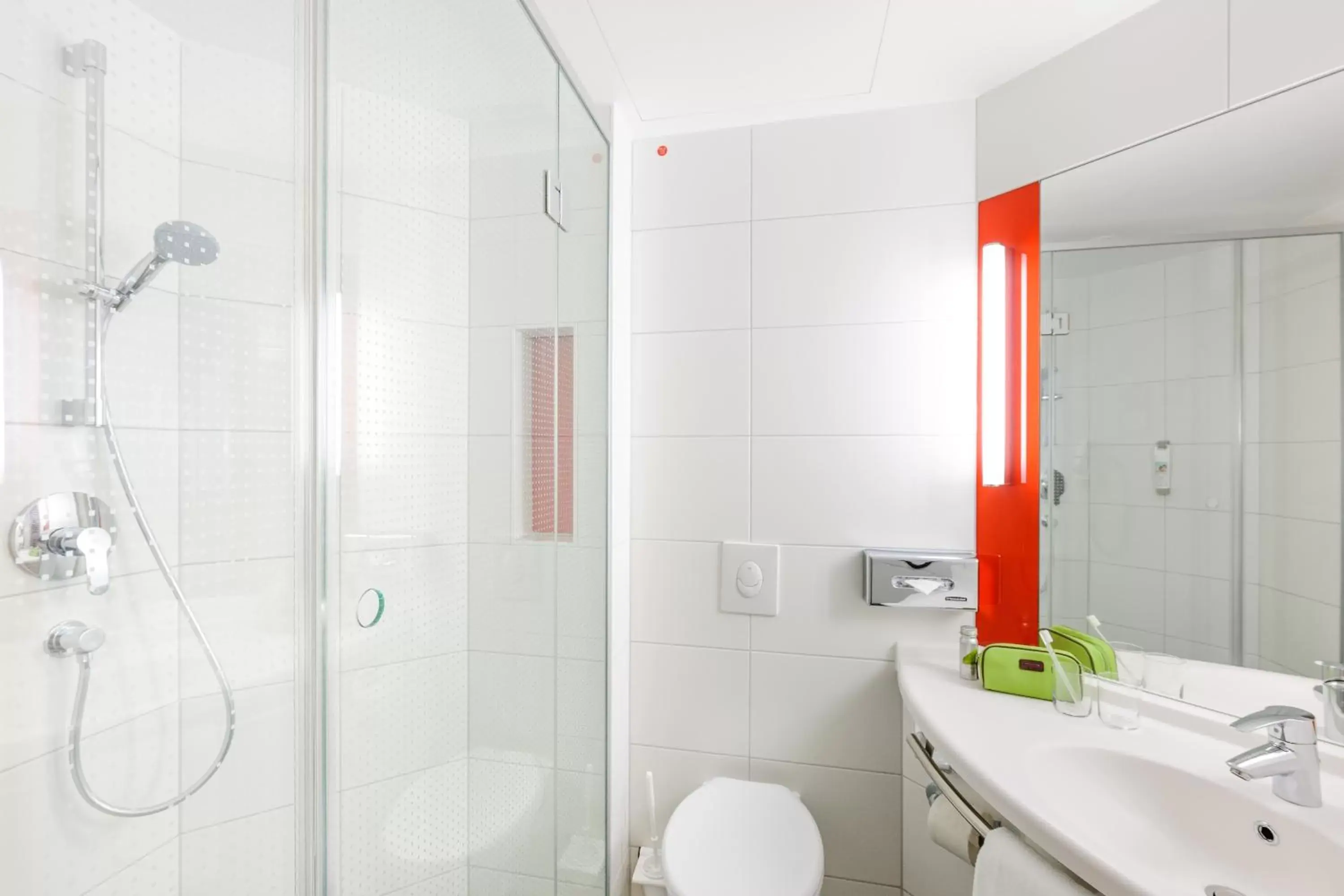 Shower, Bathroom in Ibis Berlin Hauptbahnhof