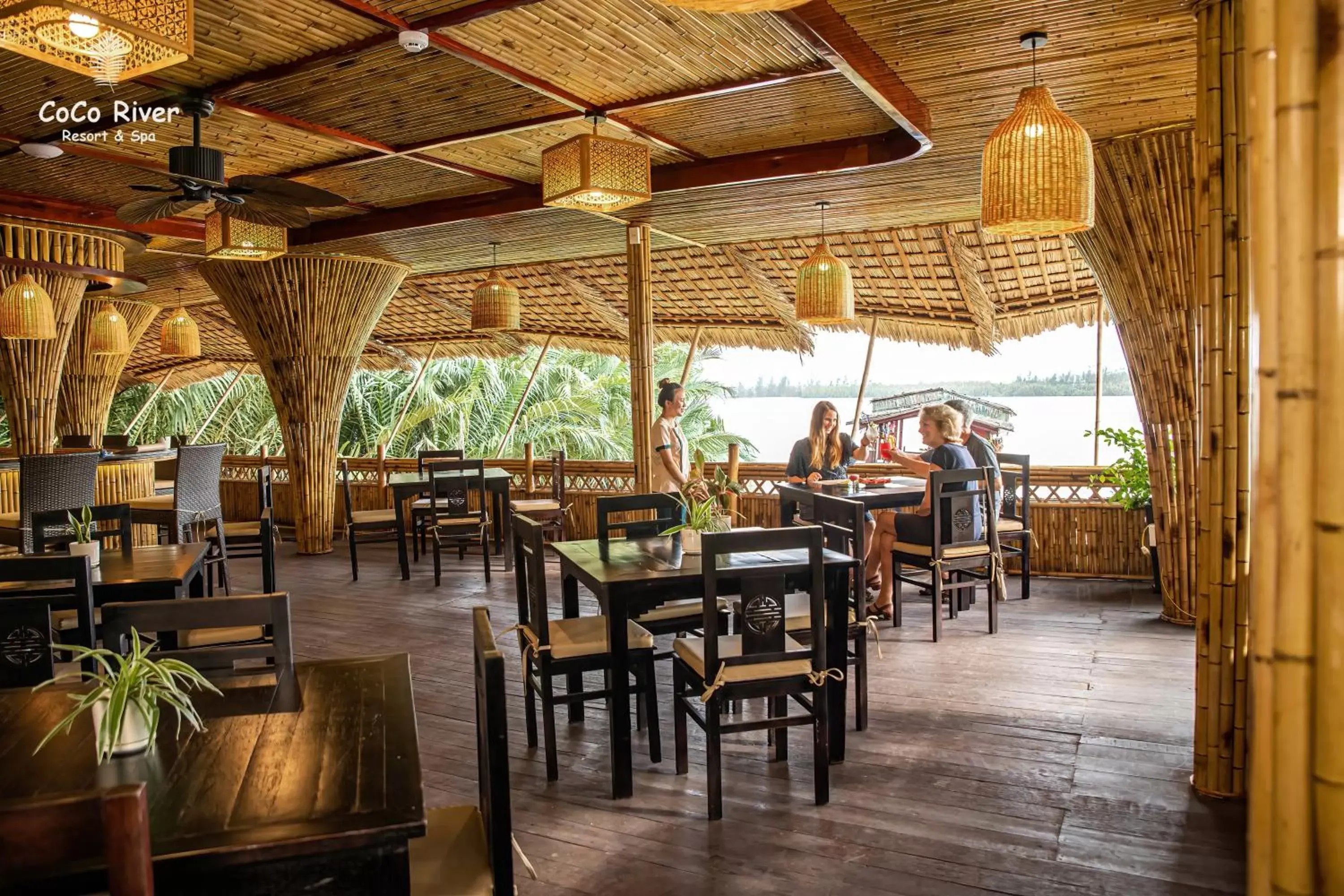 Restaurant/Places to Eat in Hoi An Coco River Resort & Spa