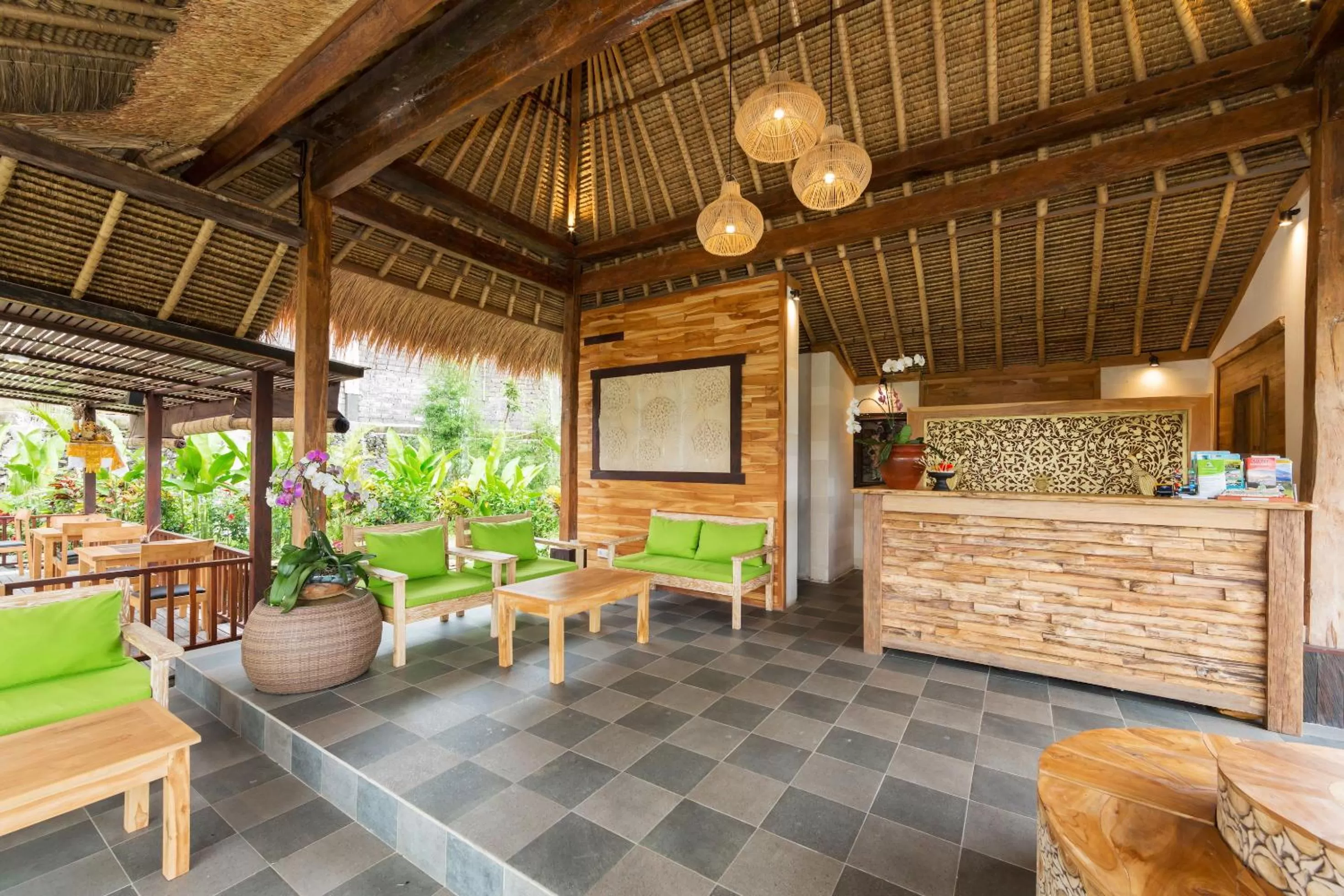 Lobby or reception in Manah Shanti Suites by GenuineHost