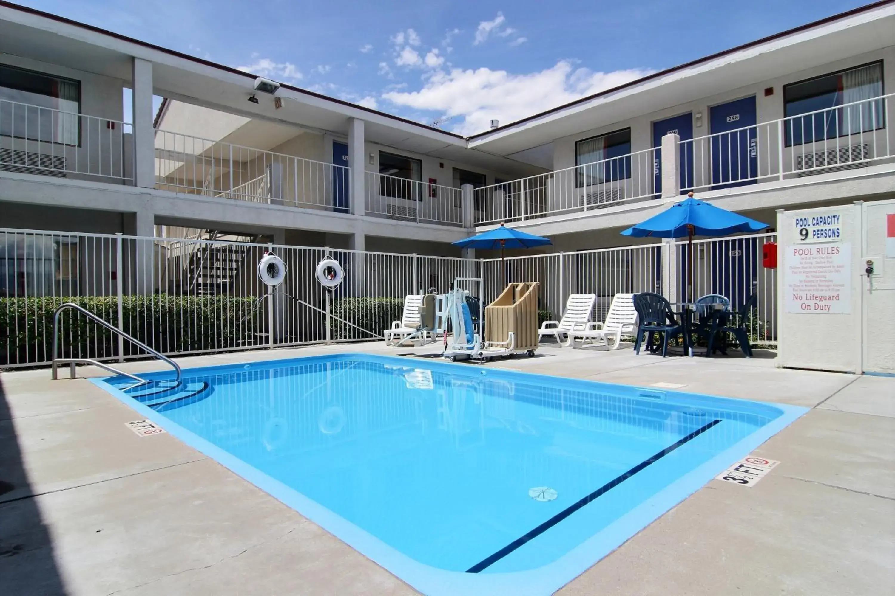 Swimming Pool in Motel 6-Albuquerque, NM - Coors Road