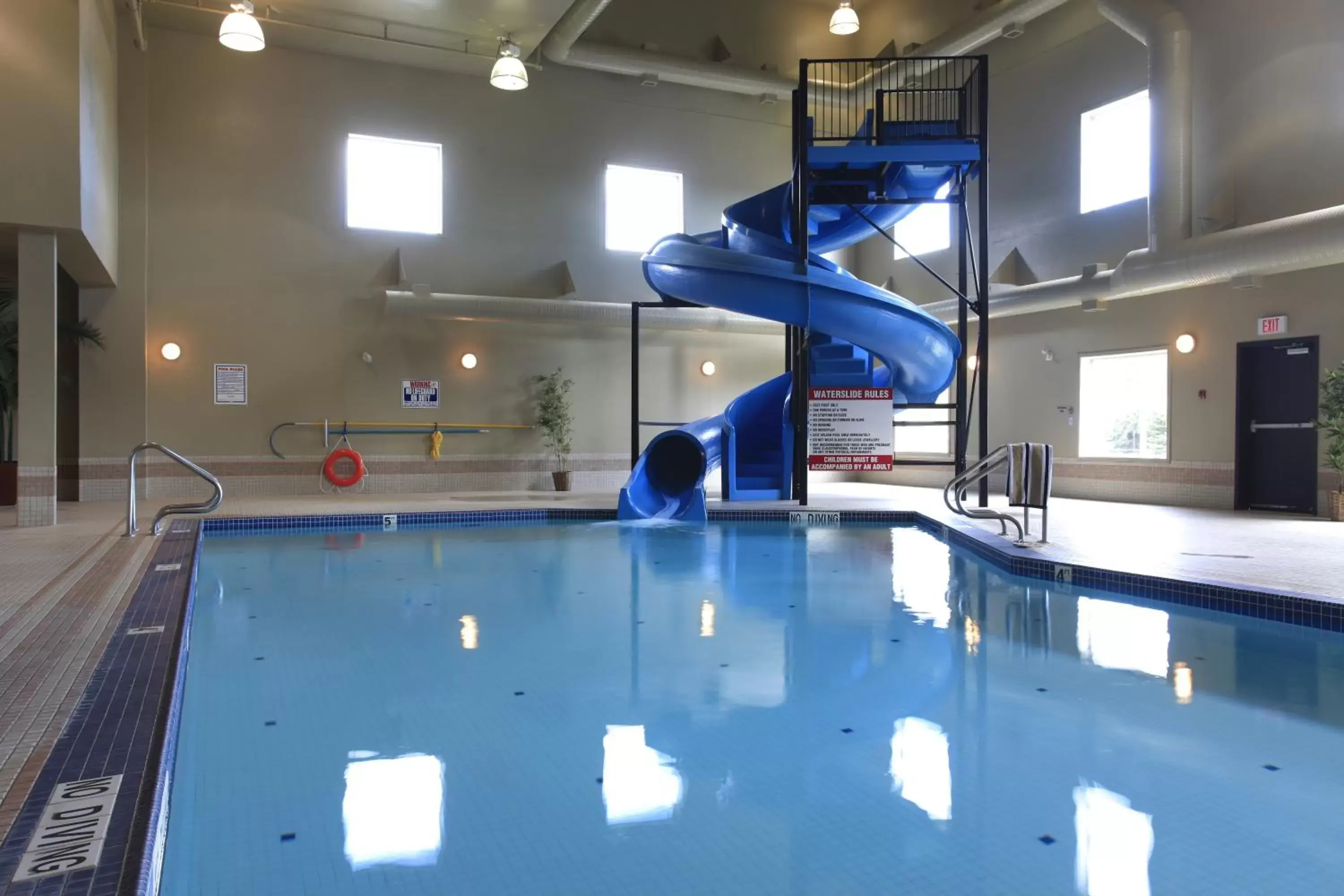 Swimming Pool in Pomeroy Inn & Suites at Olds College