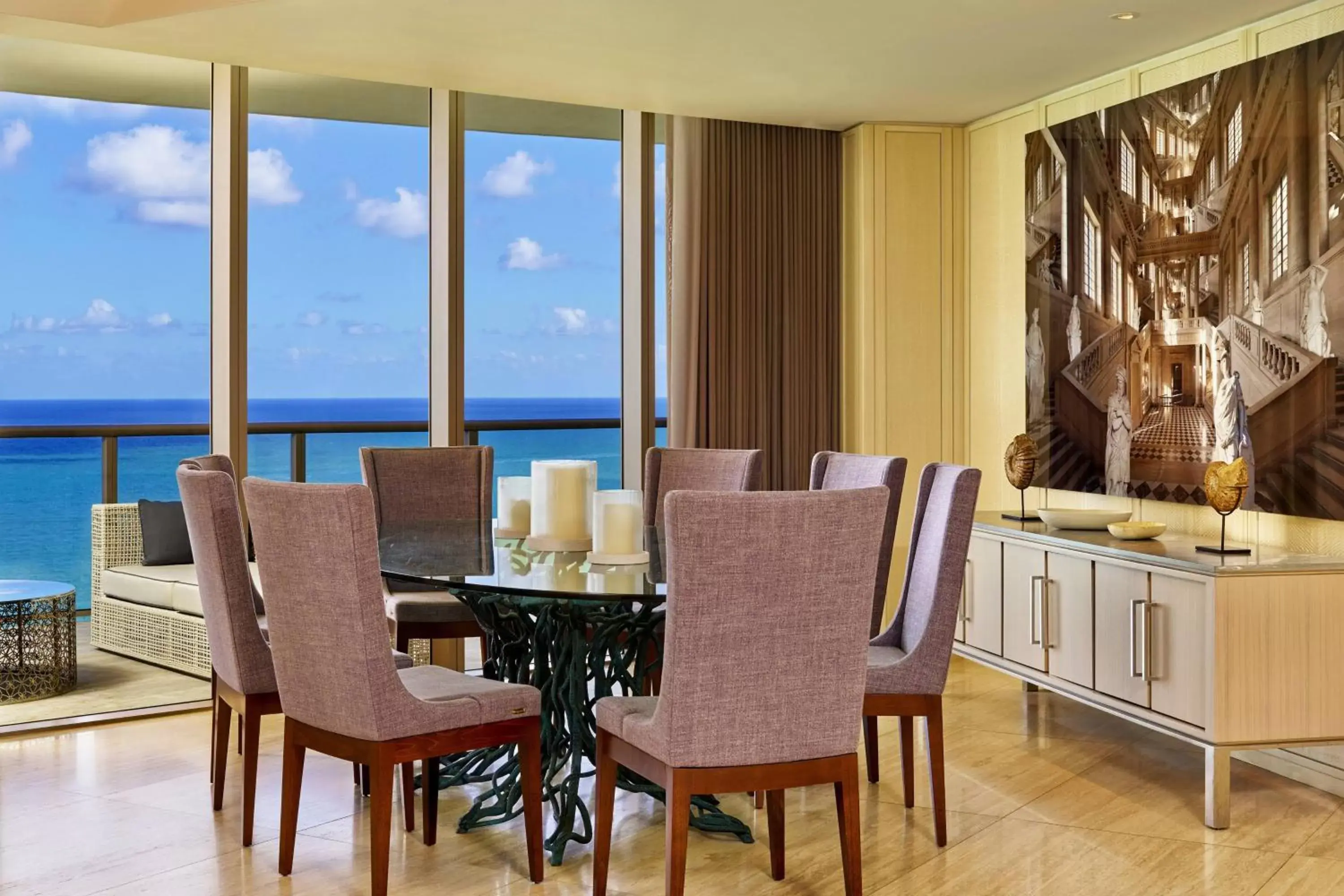Photo of the whole room, Dining Area in The St Regis Bal Harbour Resort