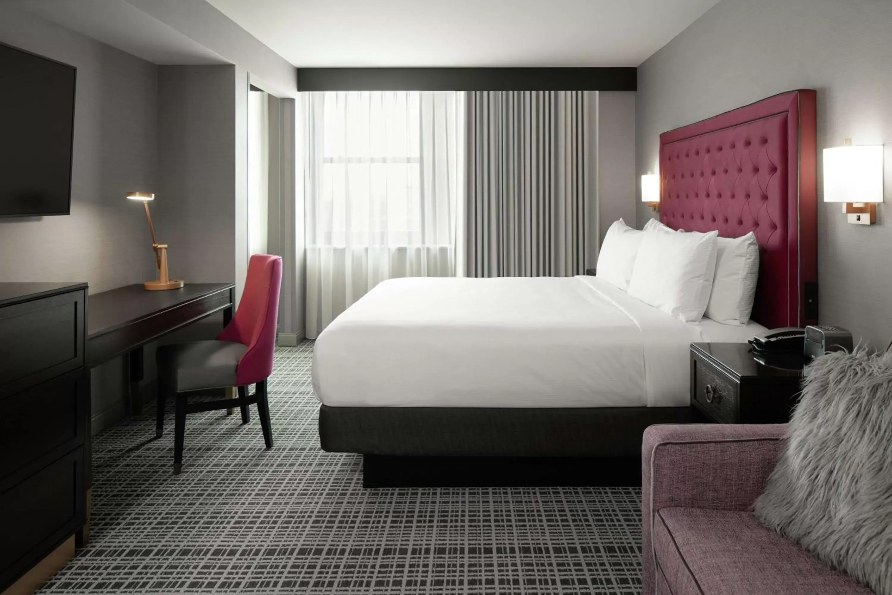 Bedroom, Bed in The Axis Moline Hotel, Tapestry Collection By Hilton