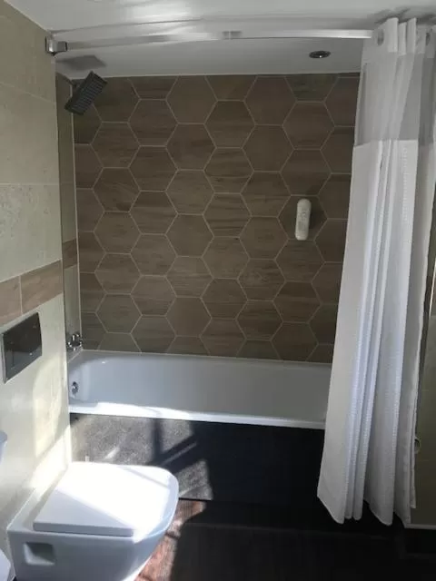 Bathroom in The Crown Hotel Wetherspoon