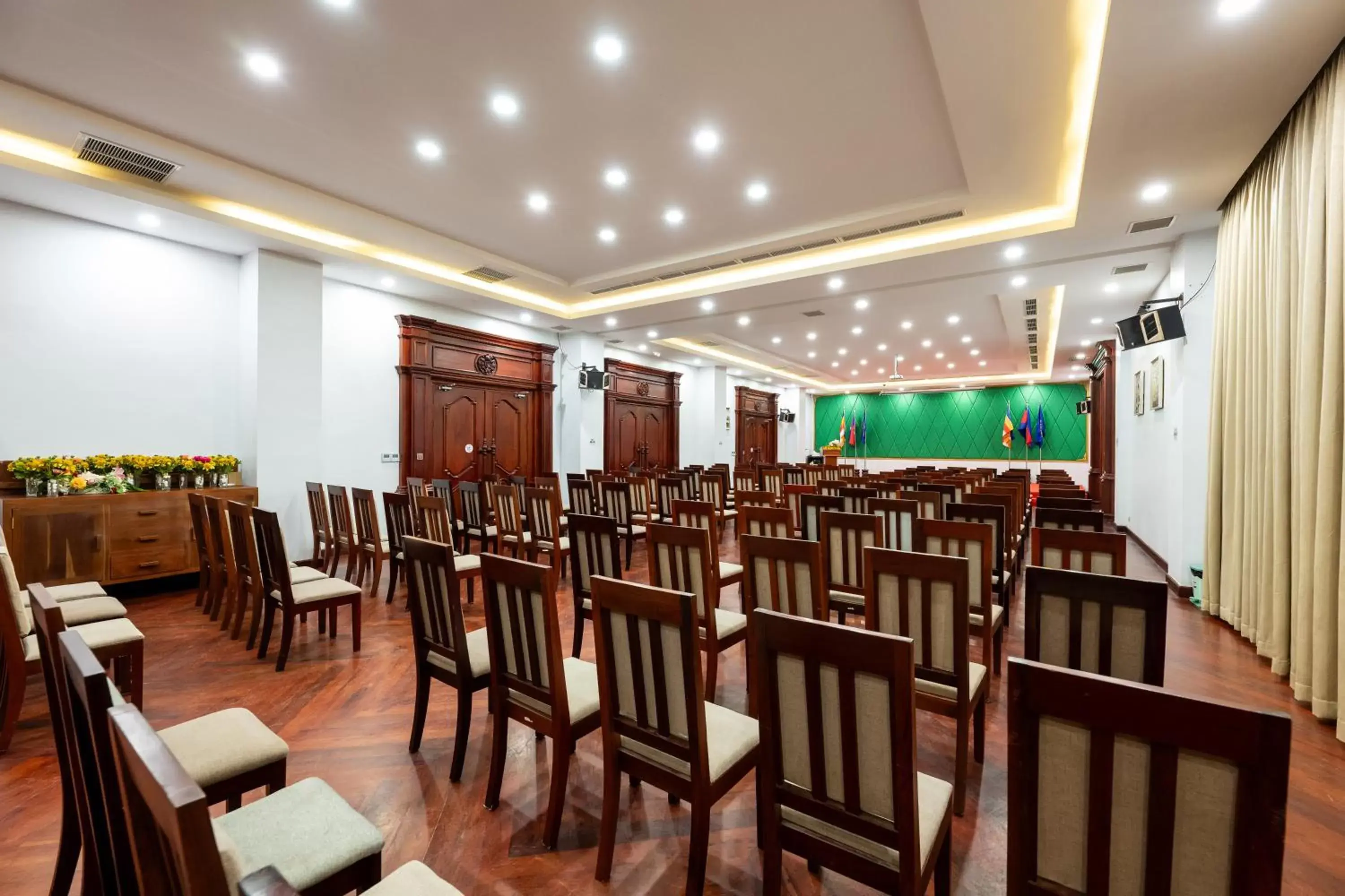 Meeting/conference room, Restaurant/Places to Eat in Lbn Asian Hotel