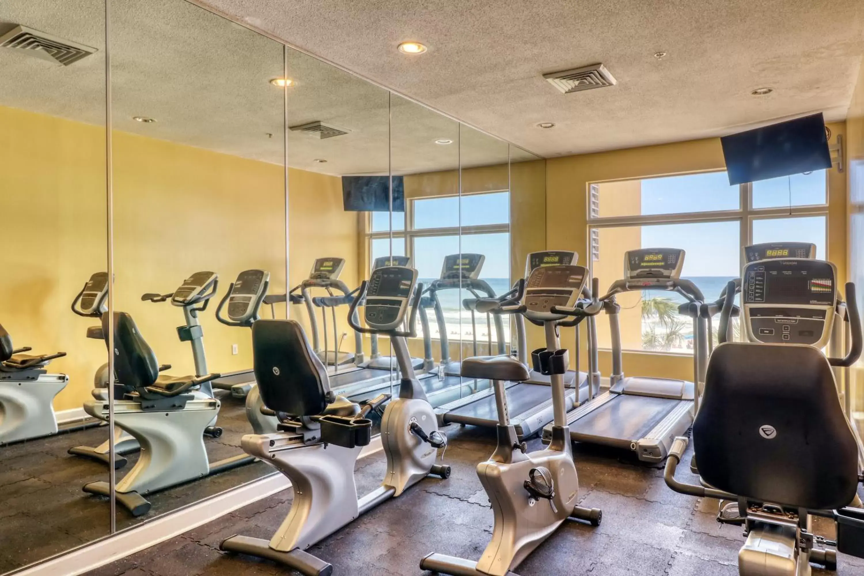 Fitness Center/Facilities in Sterling Reef 902