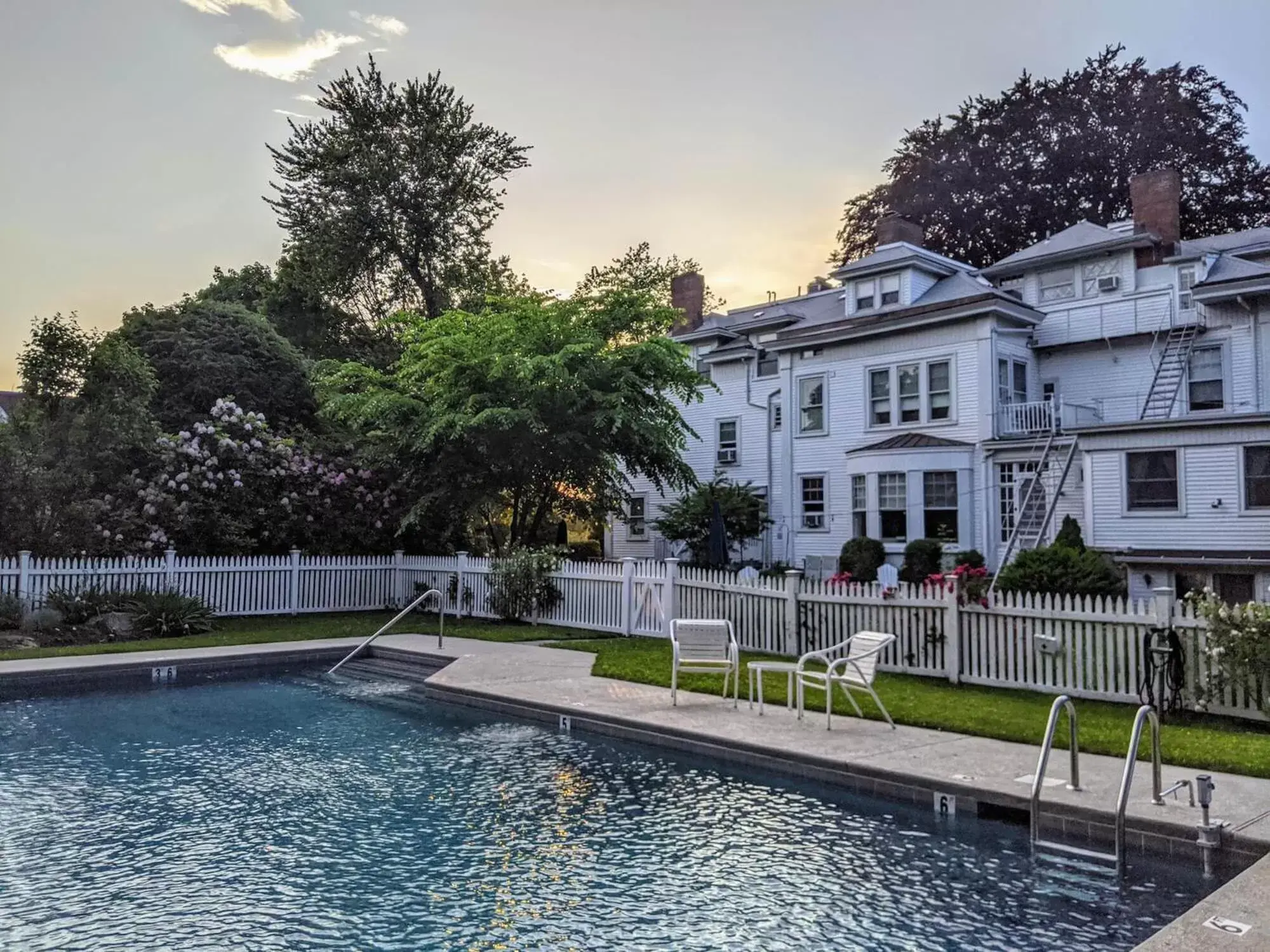 Pool view, Swimming Pool in Stanton House Inn