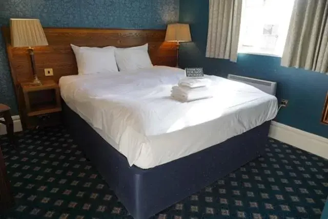 Bed in The Swan Hotel Wetherspoon