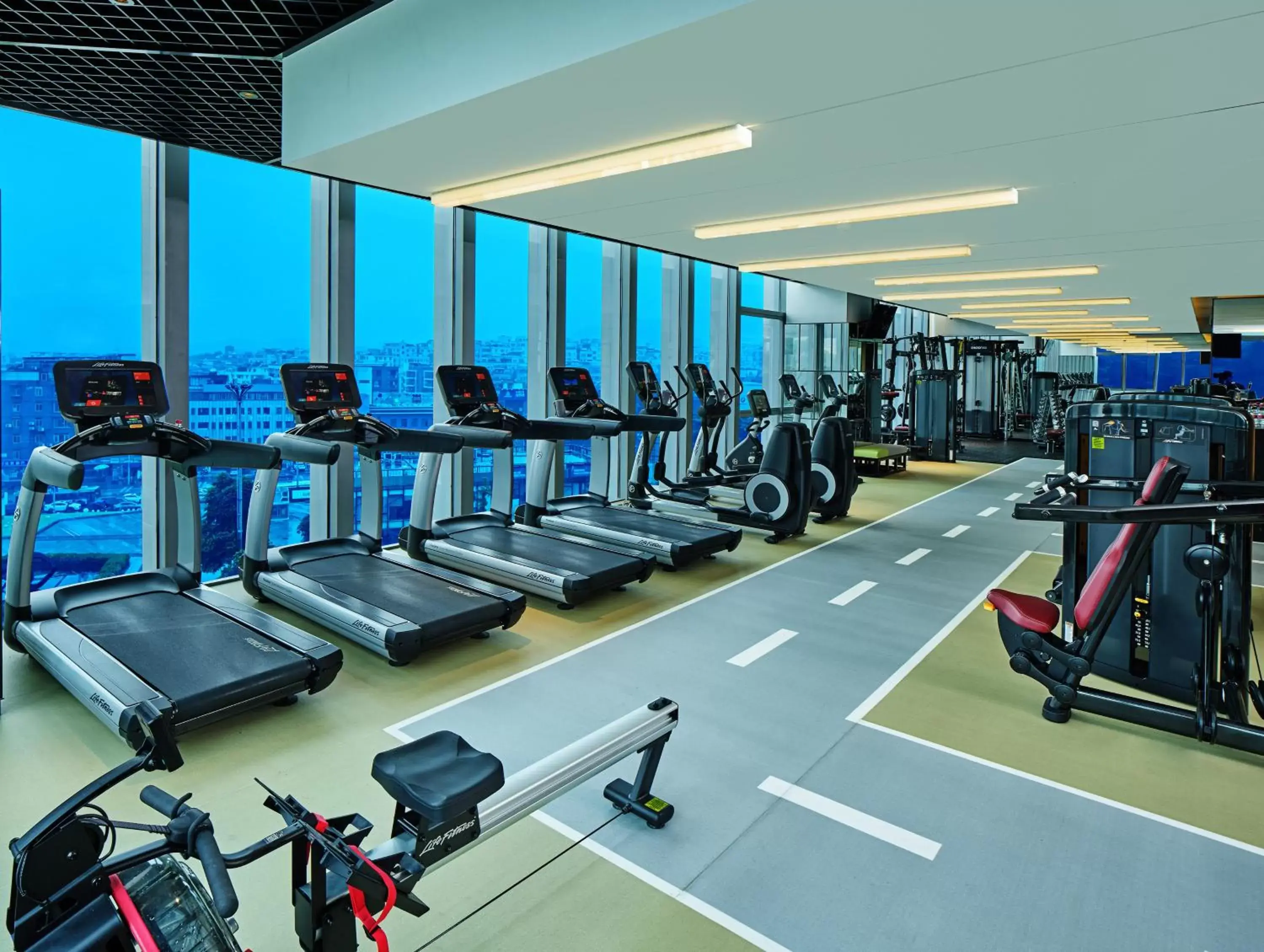 Spa and wellness centre/facilities, Fitness Center/Facilities in Holiday Inn Guangzhou South Lake, an IHG Hotel