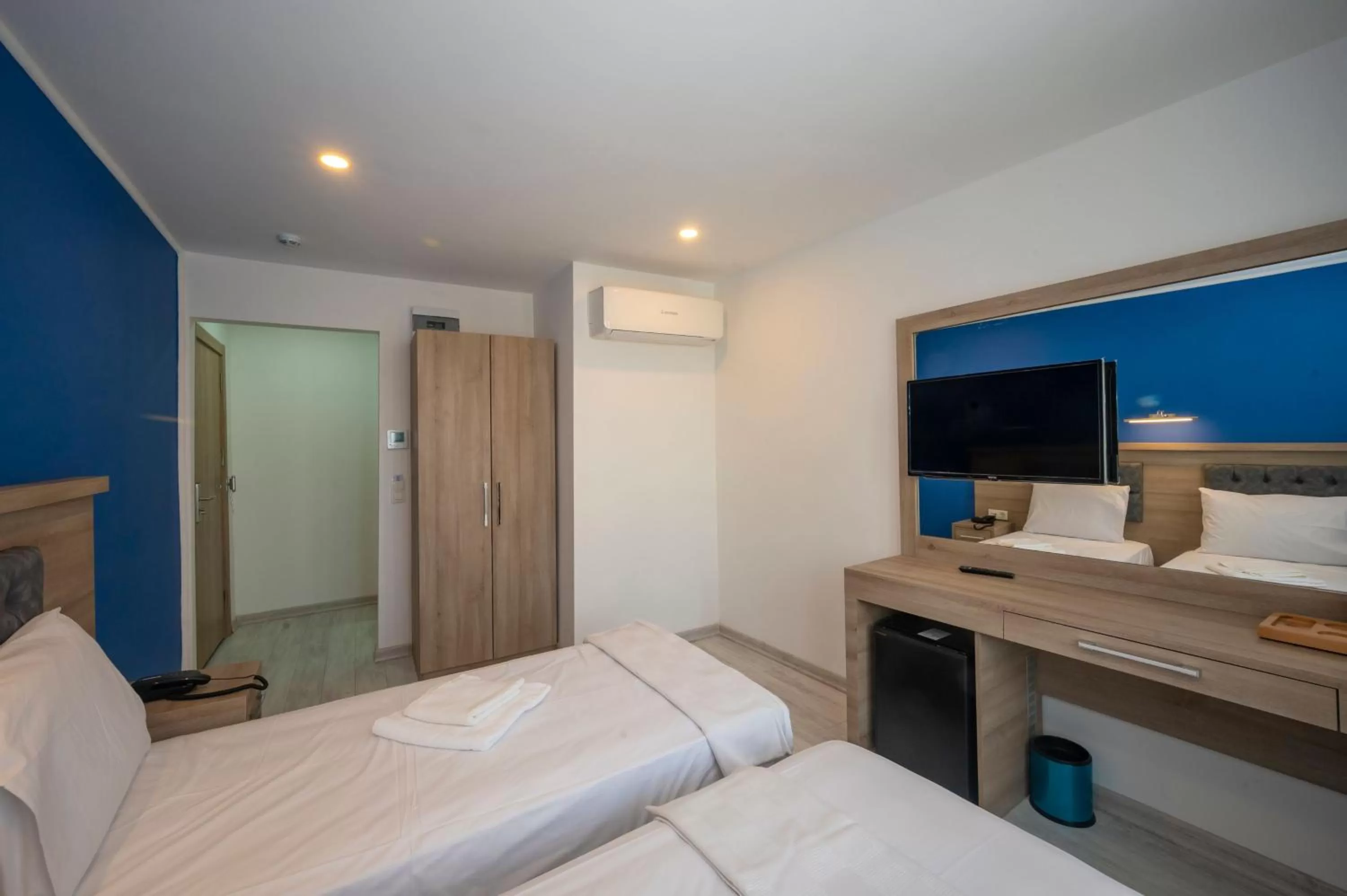 Photo of the whole room, Bed in Okda Hotel