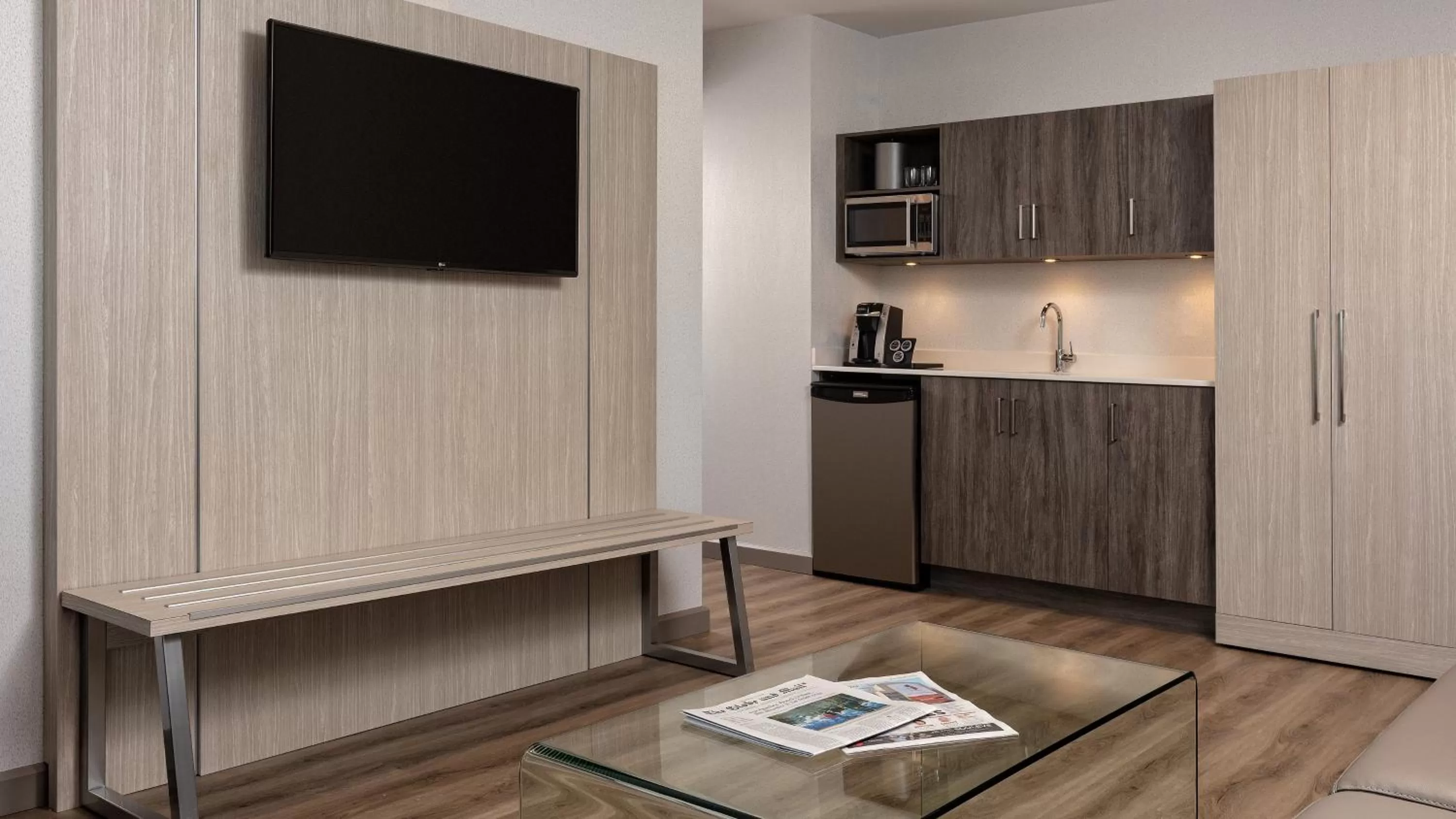 Bedroom in Holiday Inn Express Quebec City-Sainte Foy by IHG