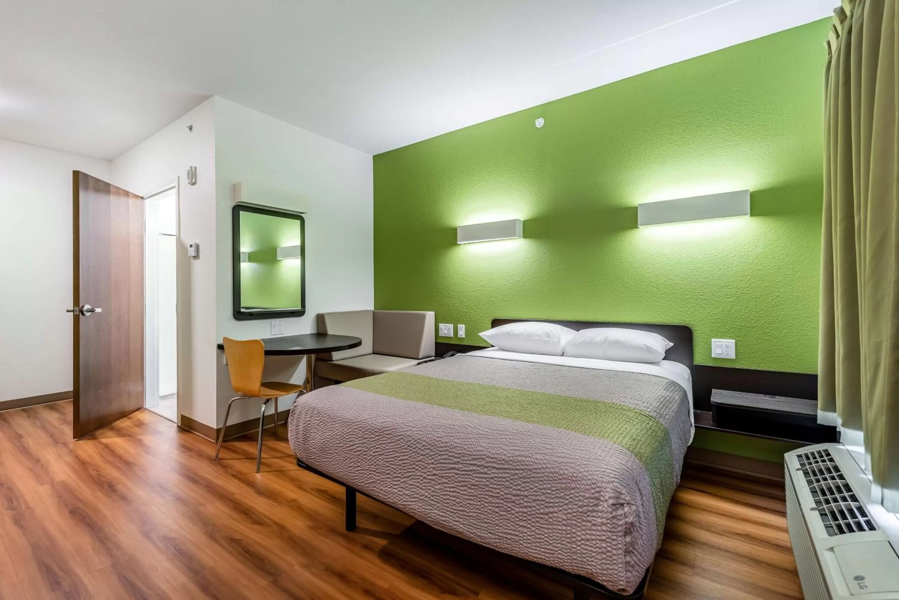 Photo of the whole room, Bed in Motel 6-Mankato, MN