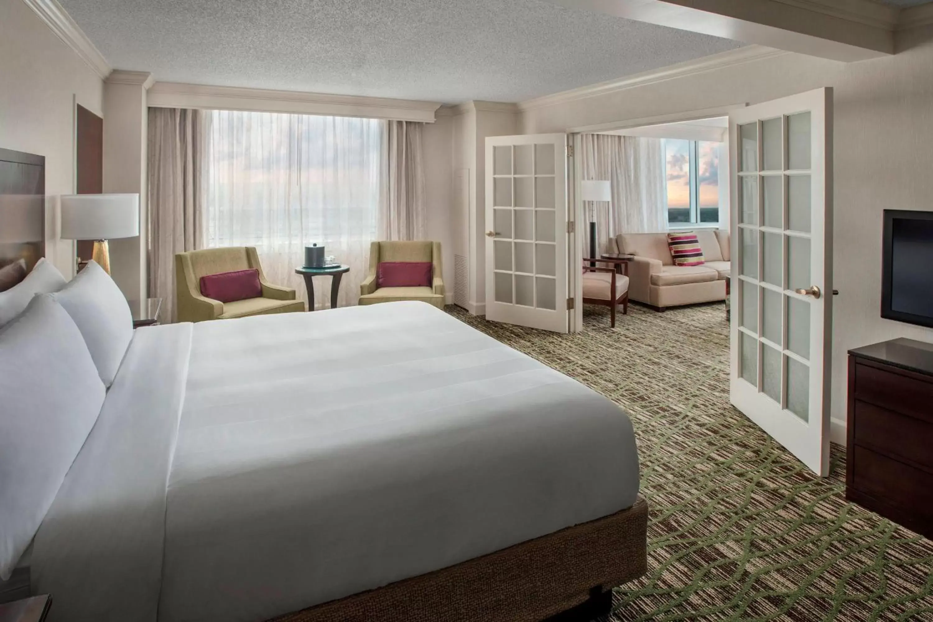 Bedroom, Bed in Philadelphia Airport Marriott