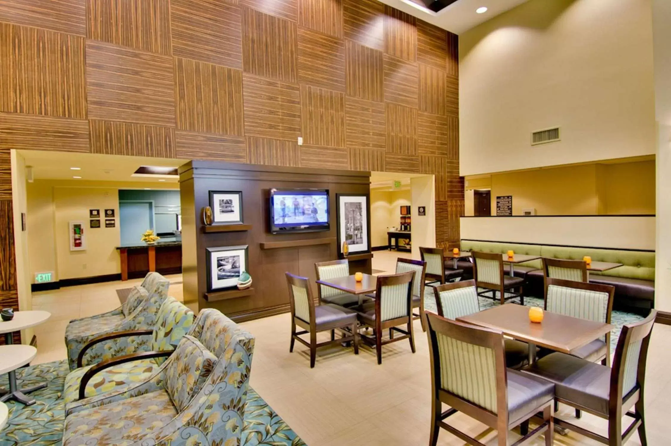 Breakfast, Restaurant/Places to Eat in Hampton Inn & Suites Moreno Valley