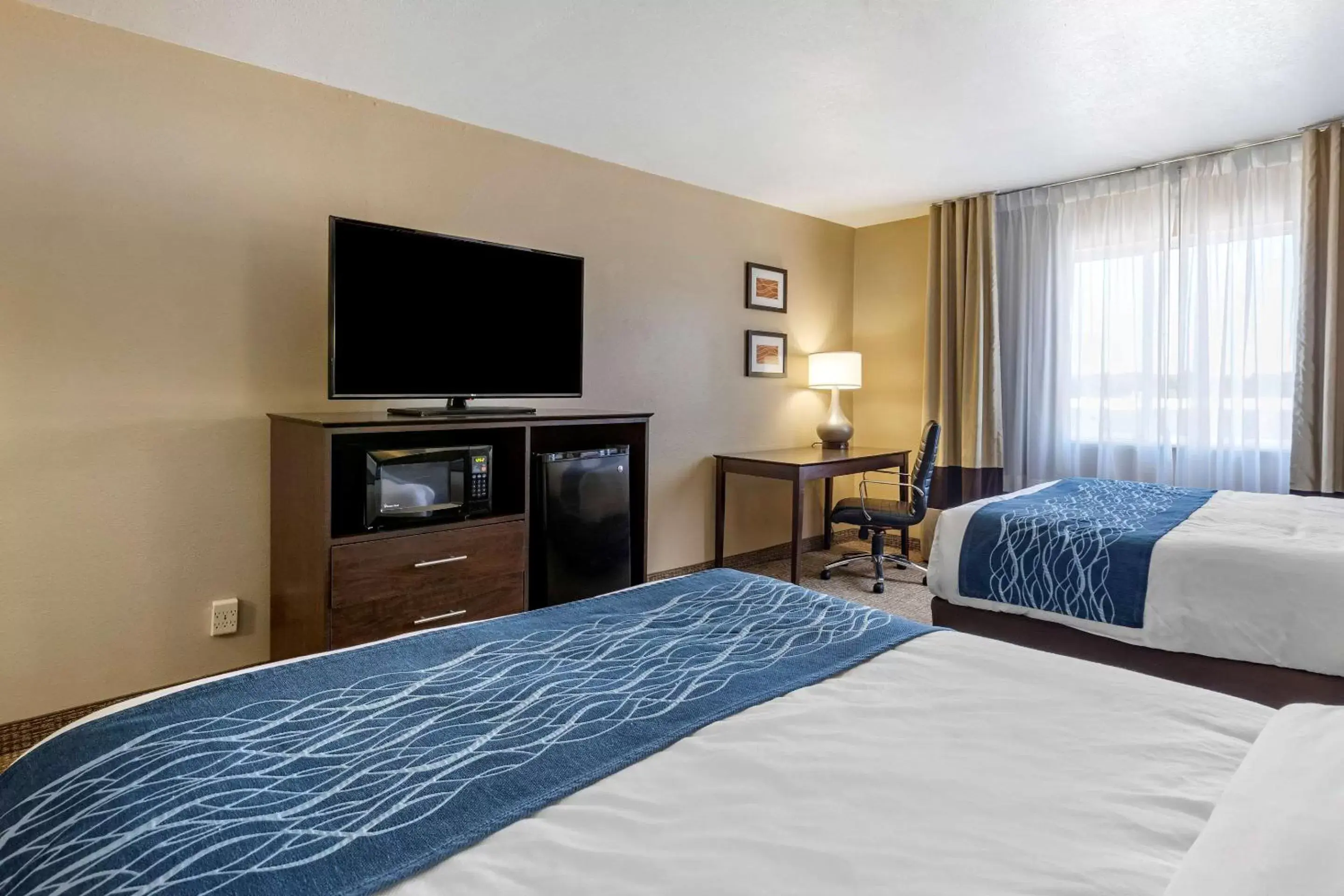 Bedroom, Bed in Comfort Inn & Suites Waterloo – Cedar Falls