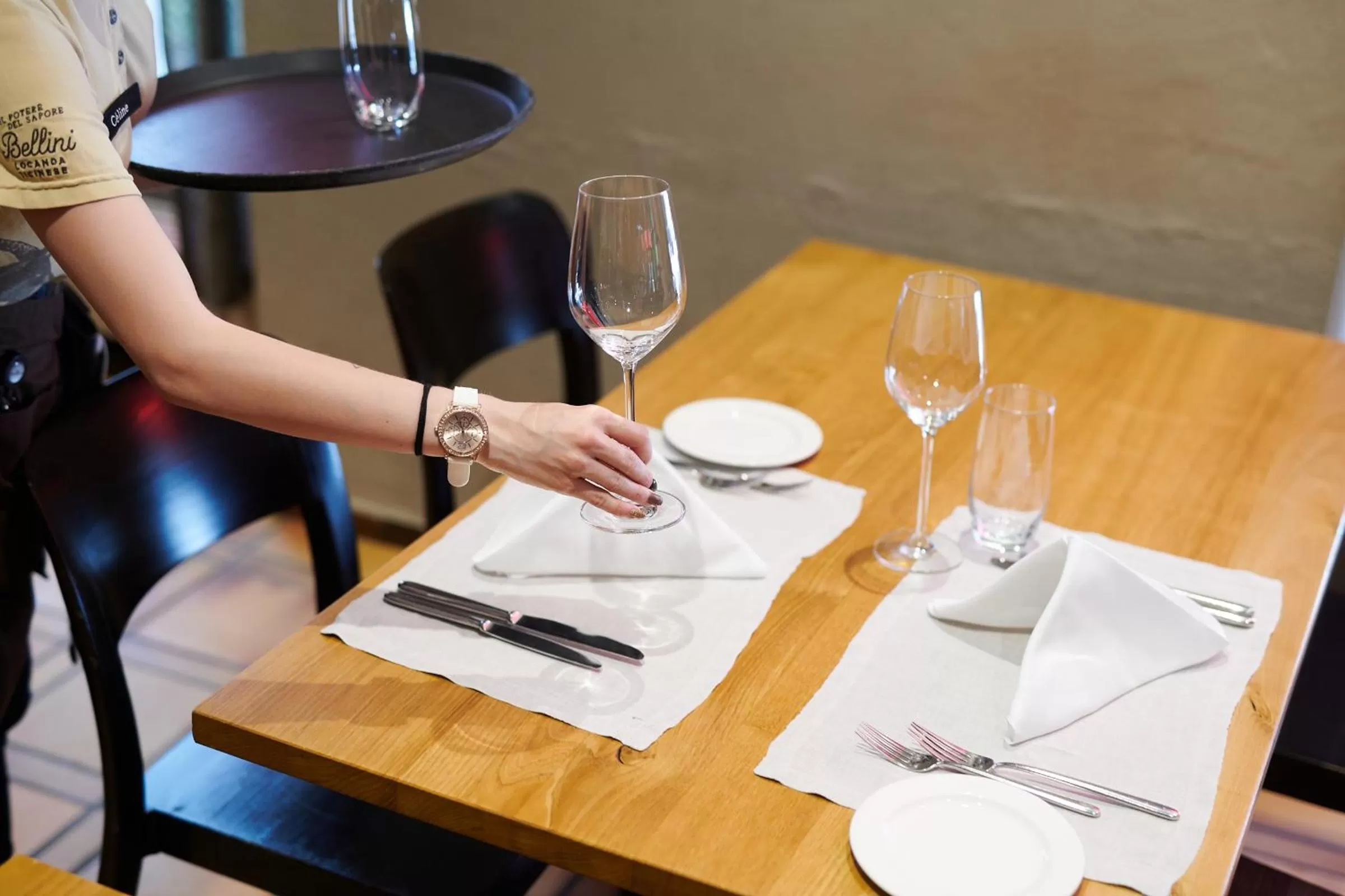 Restaurant/places to eat in Hotel Continental Park