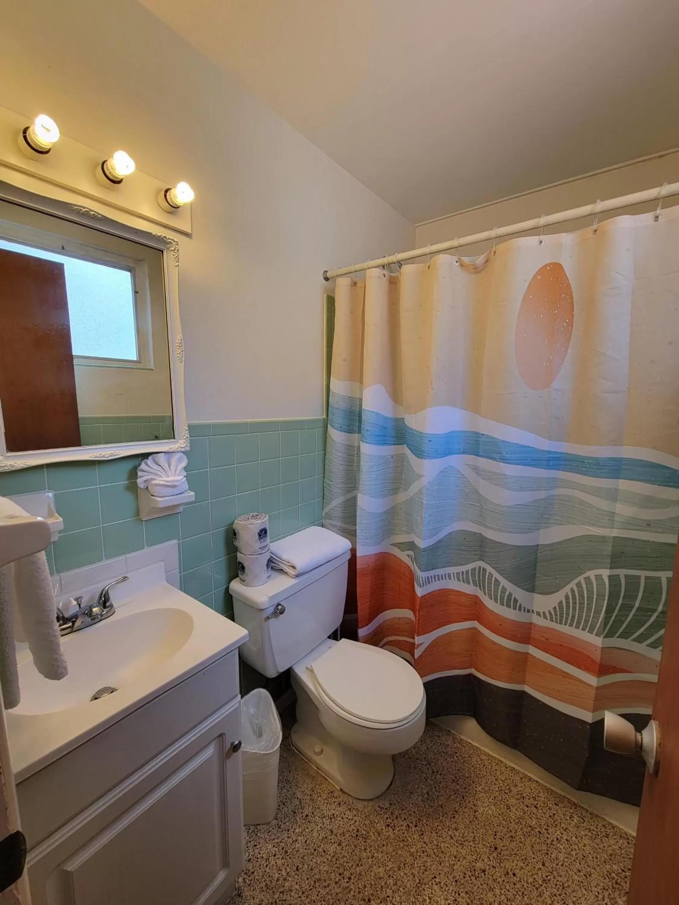 Bathroom in Tropical Marina & Resort on Lake Beresford