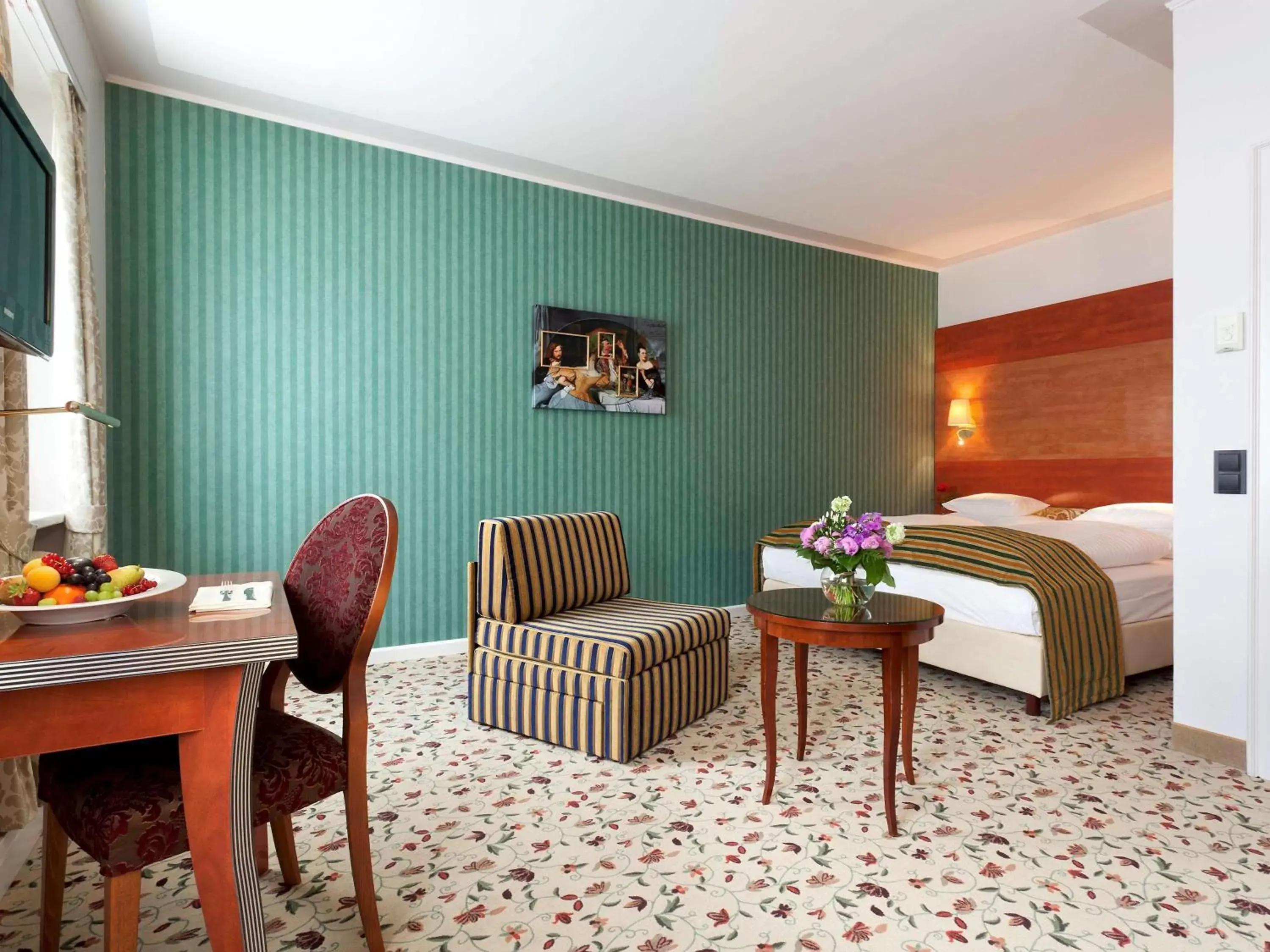 Photo of the whole room in Mercure Grand Hotel Biedermeier Wien