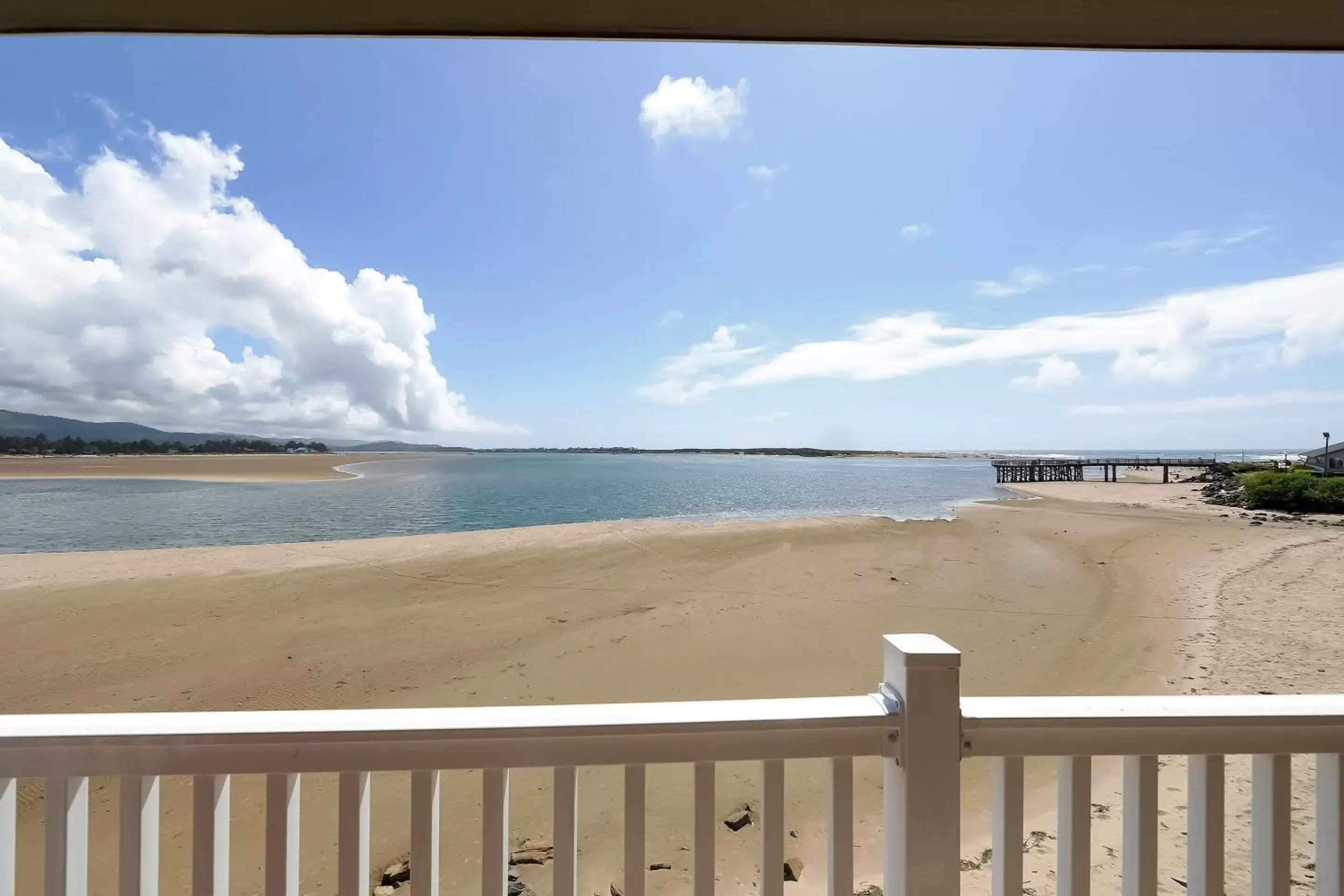 View (from property/room), Beach in Siletz Bay Beachfront Hotel by OYO Lincoln City