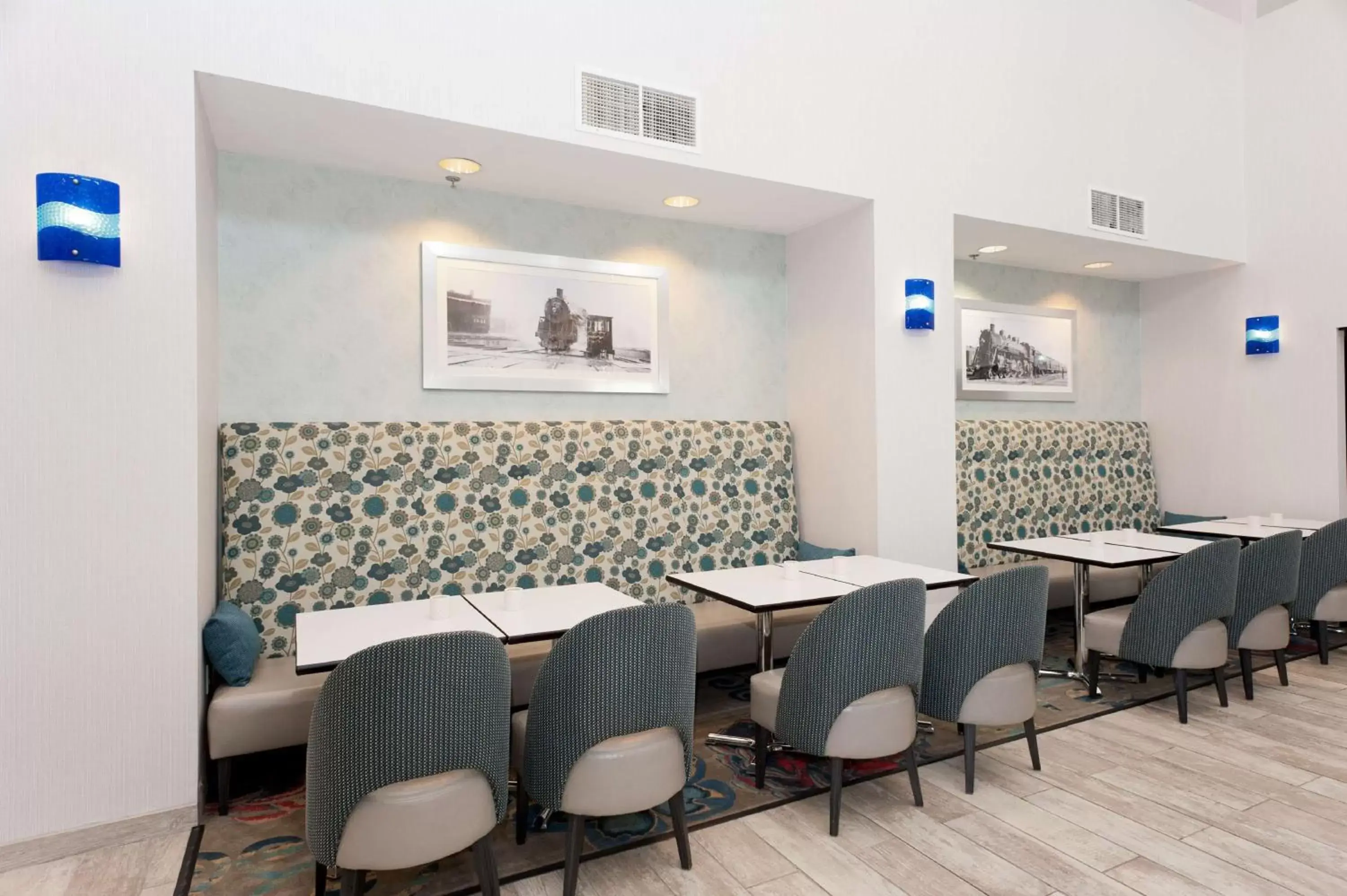 Lobby or reception, Restaurant/Places to Eat in Hampton Inn & Suites McComb