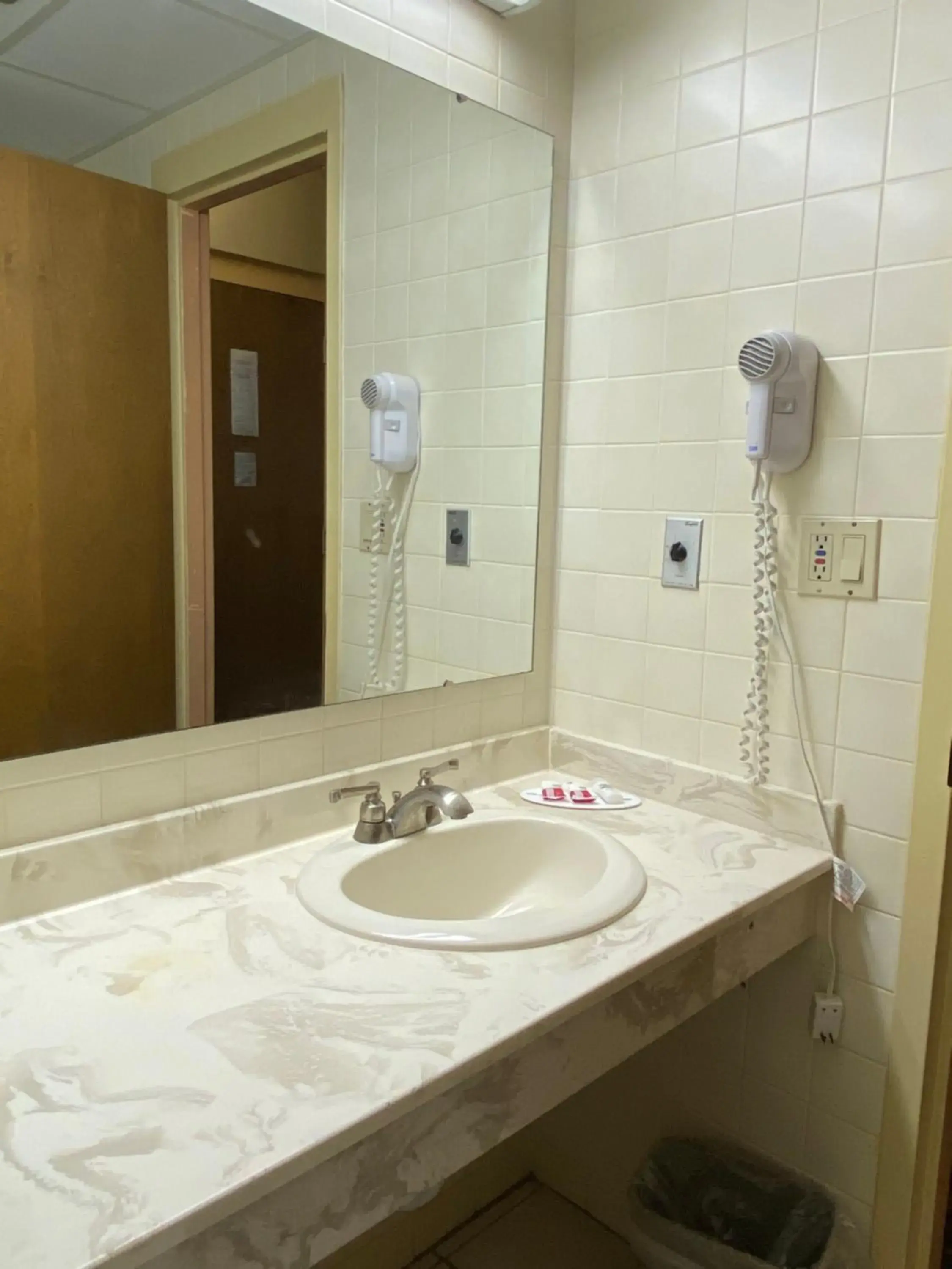 Bathroom in Super 8 by Wyndham Port Clinton