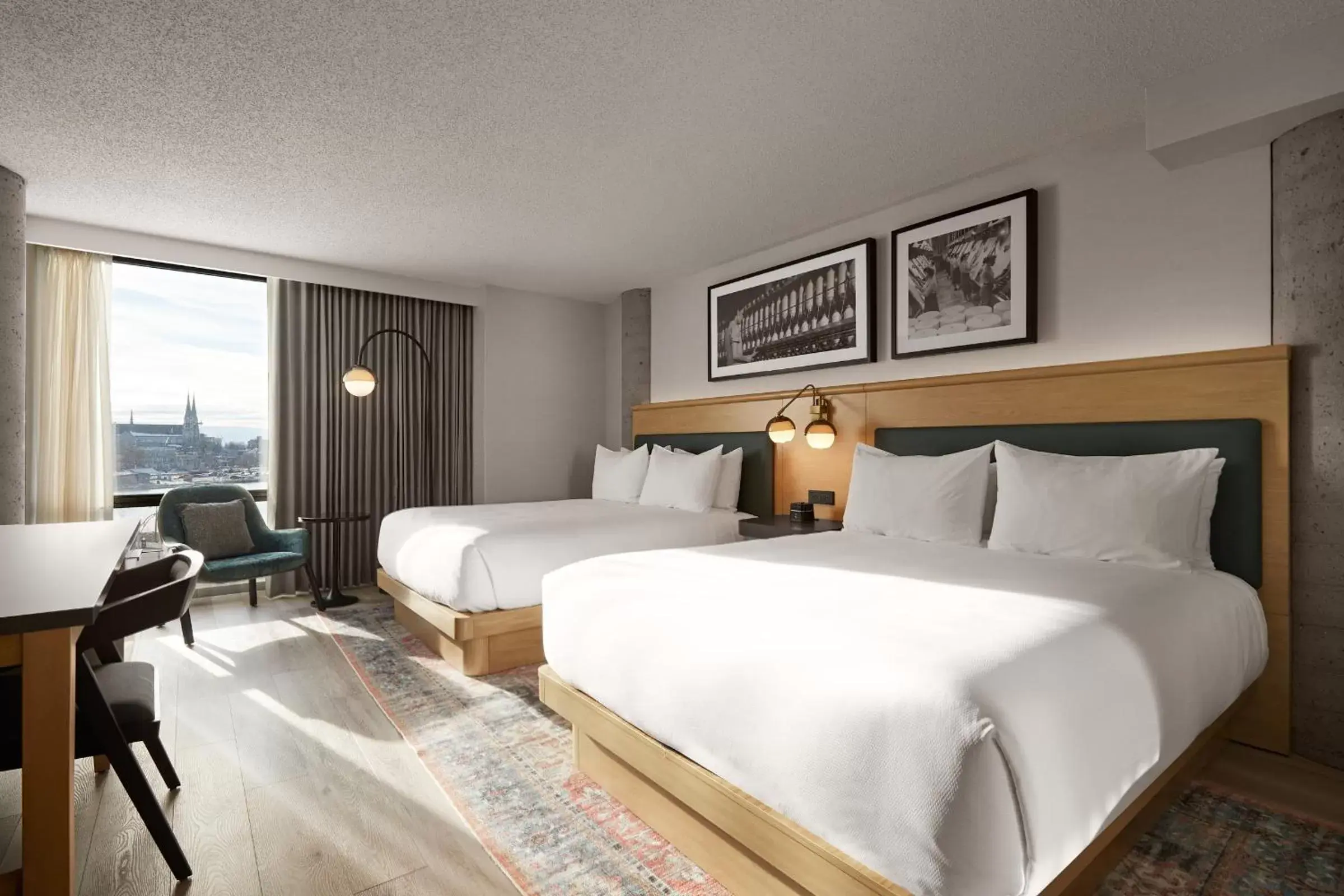 Queen Room with Two Queen Beds with Bay View in Hôtel MOCO Valleyfield Queen Room with Two Queen Beds with Bay View in Hôtel MOCO Valleyfield