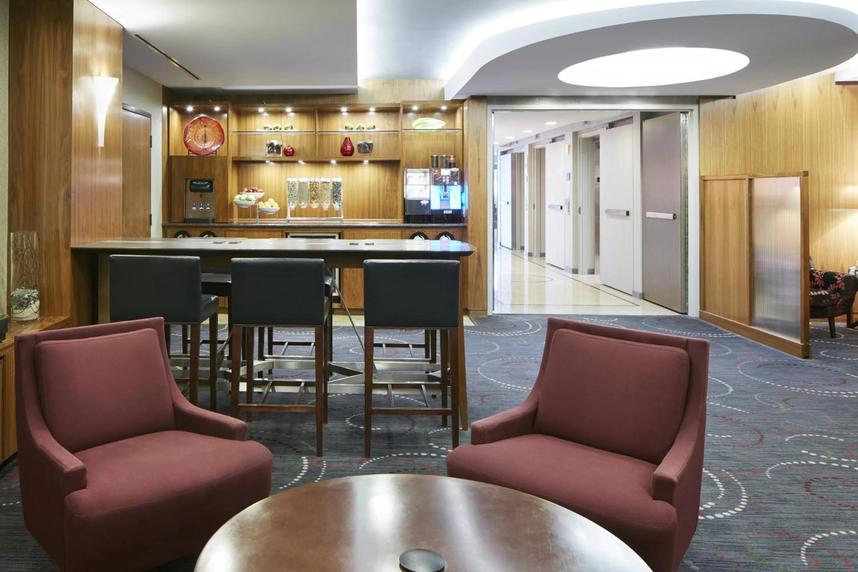 Communal lounge/ TV room in Club Quarters Hotel Embarcadero, San Francisco