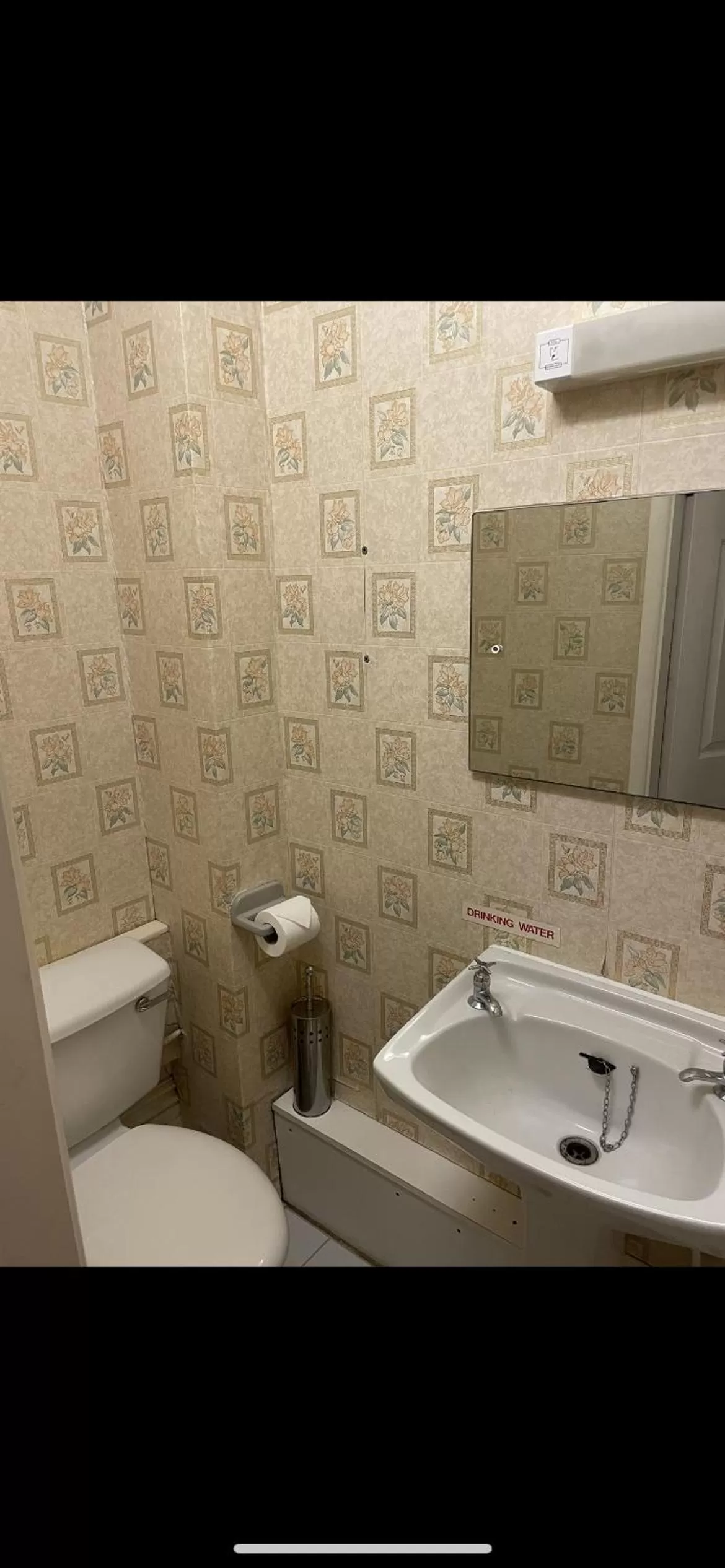 Twin Room with Private Bathroom in Funky Towers