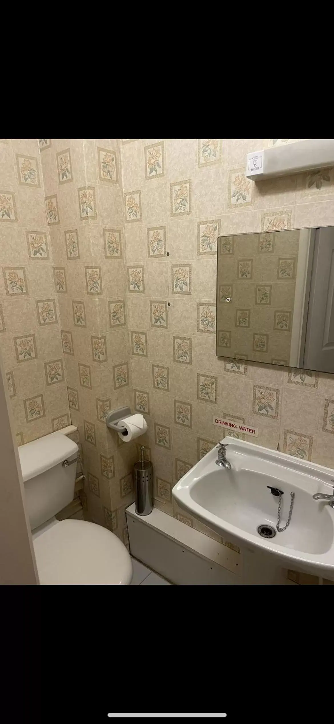 Twin Room with Private Bathroom in Funky Towers Twin Room with Private Bathroom in Funky Towers