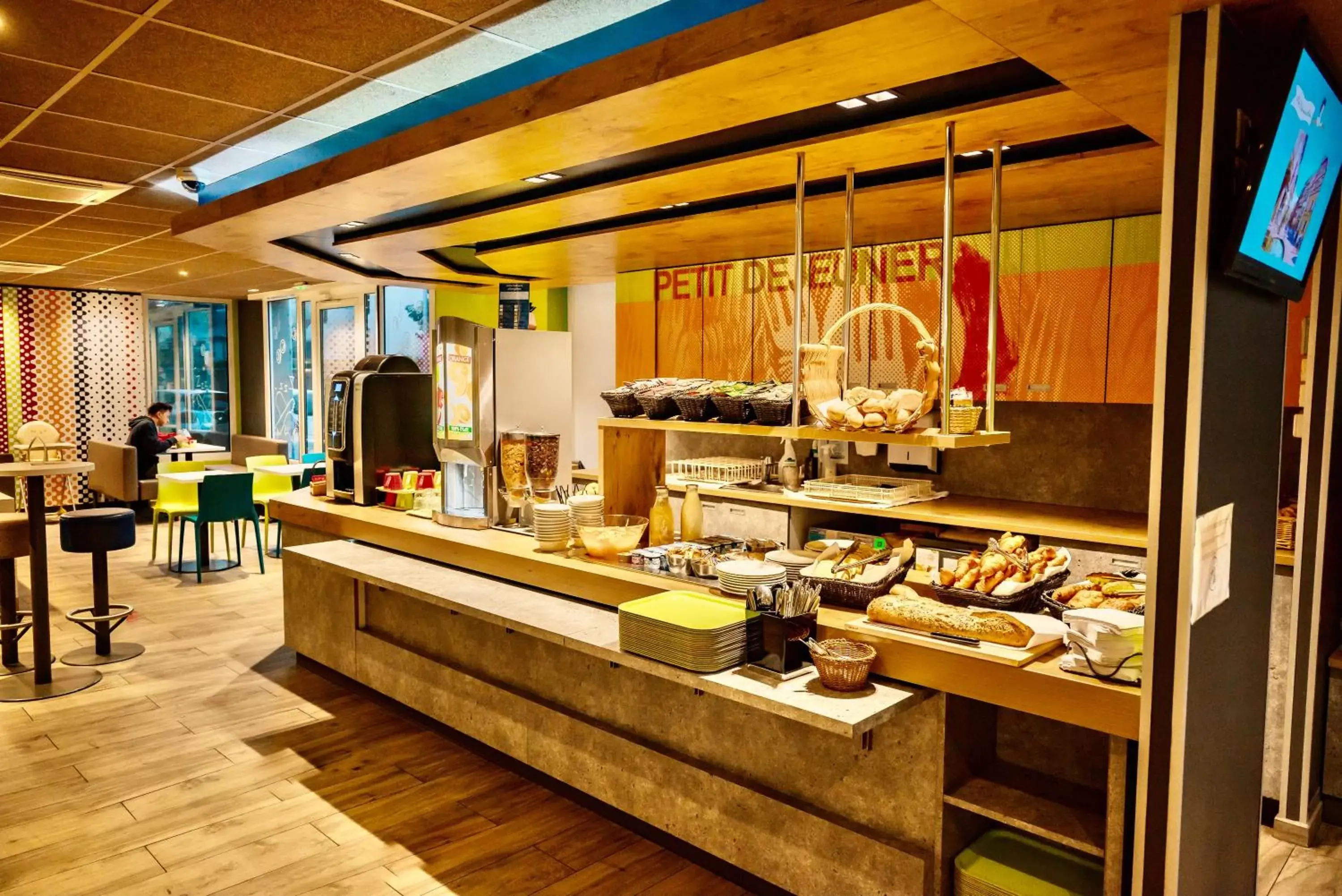 Buffet breakfast, Restaurant/Places to Eat in ibis Budget Colmar Centre Gare