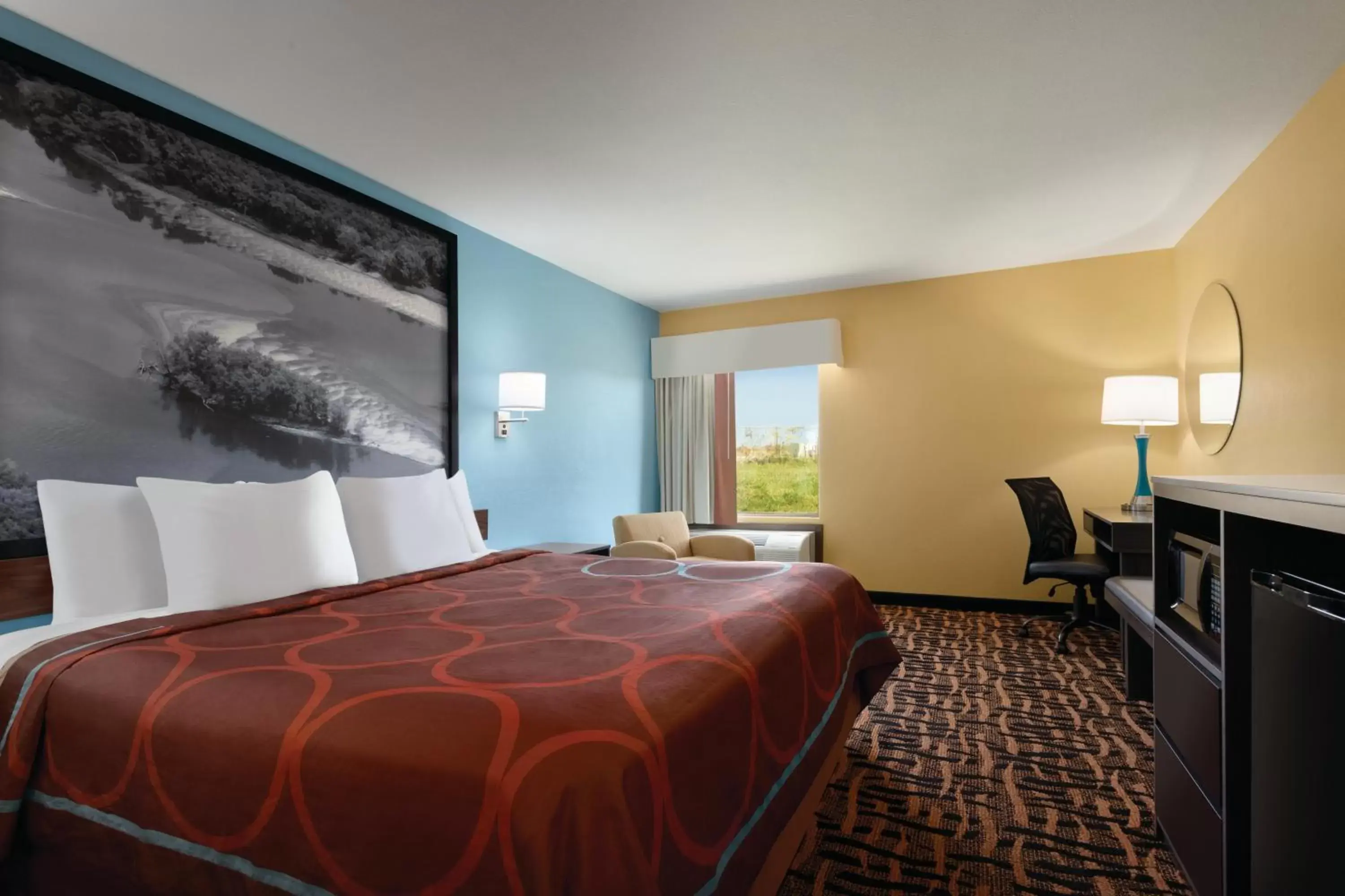 Photo of the whole room, Bed in Super 8 by Wyndham Olive Branch