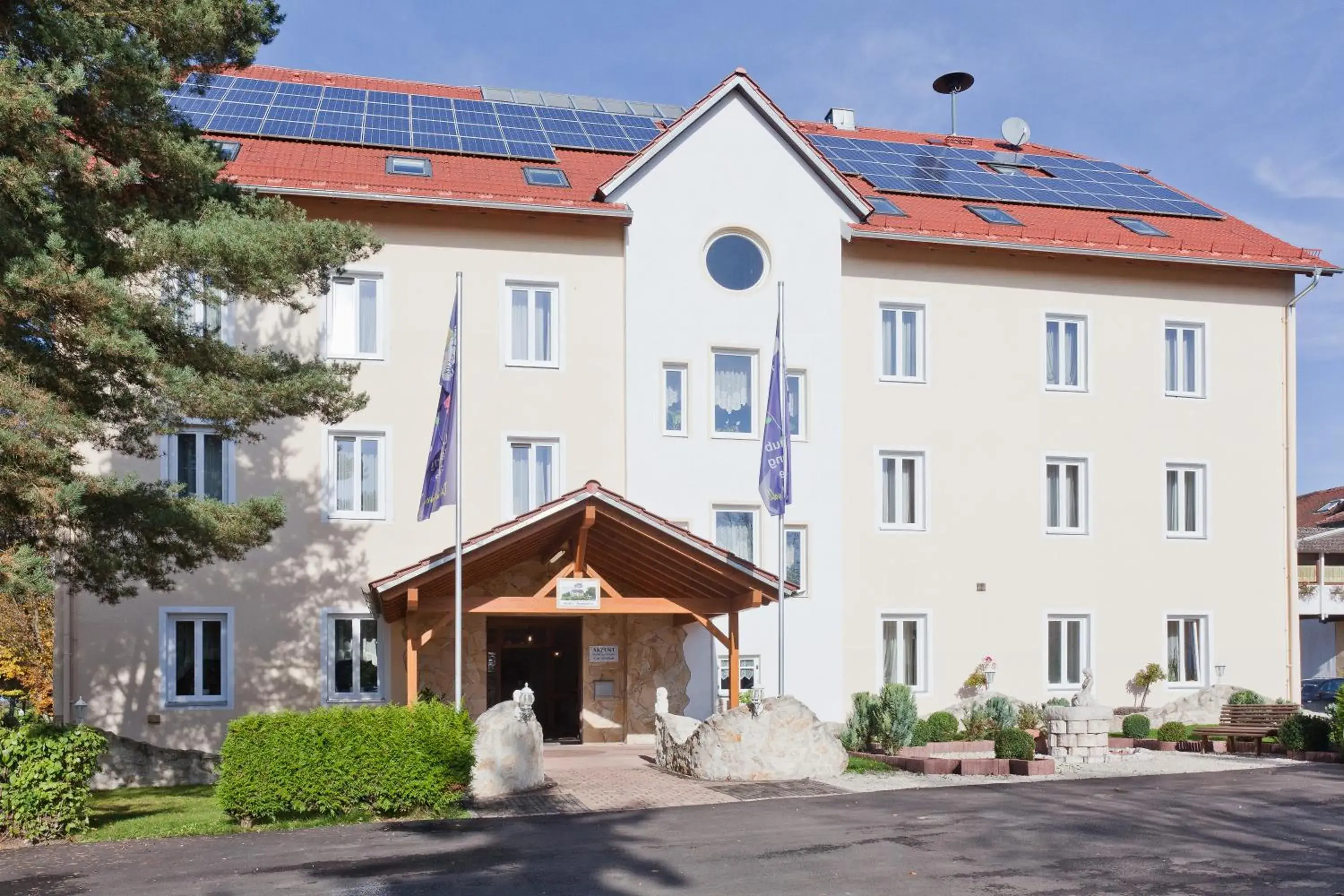 Facade/entrance, Property Building in Seebauer Hotel Gut Wildbad