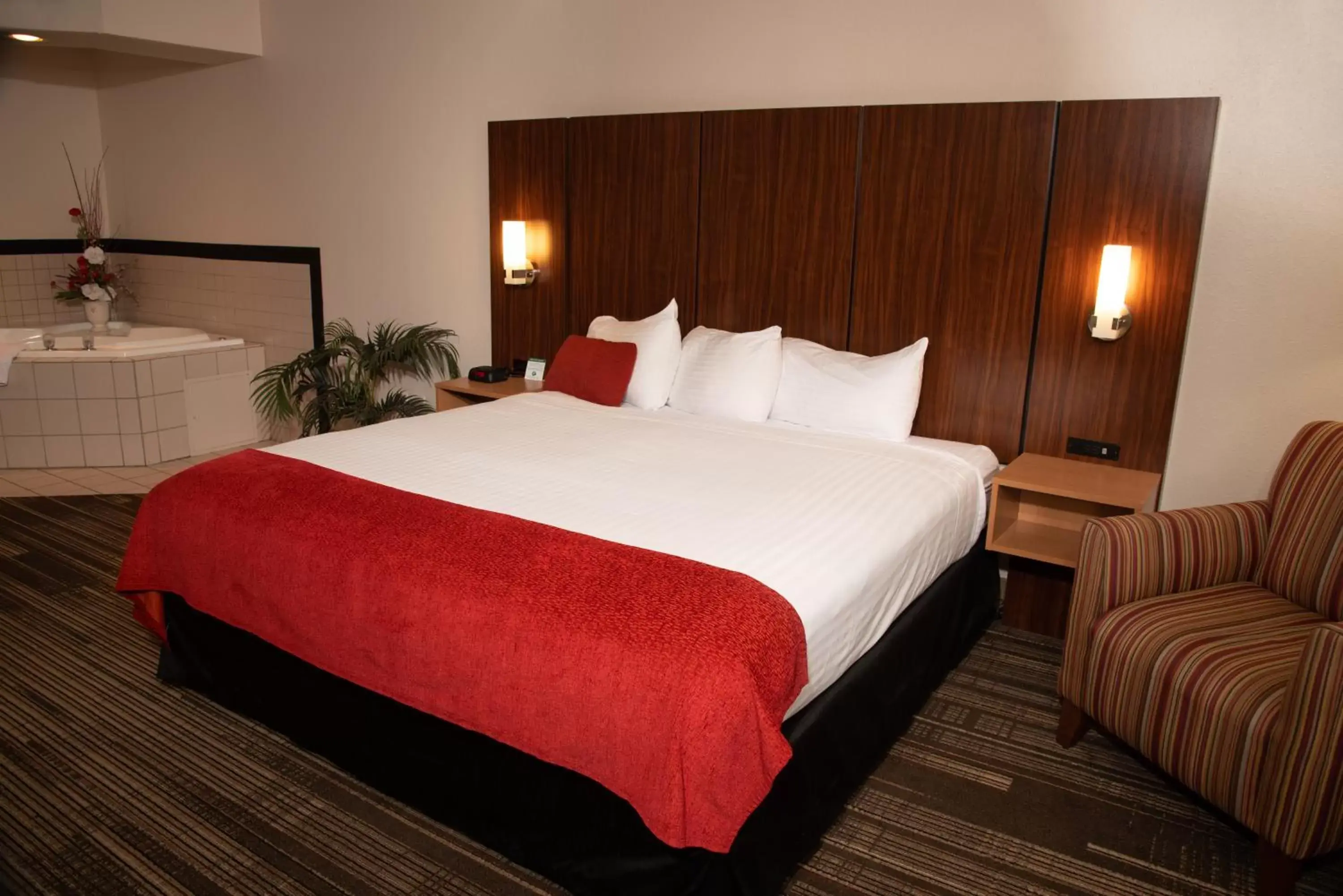 Bed in Northfield Inn Suites and Conference Center
