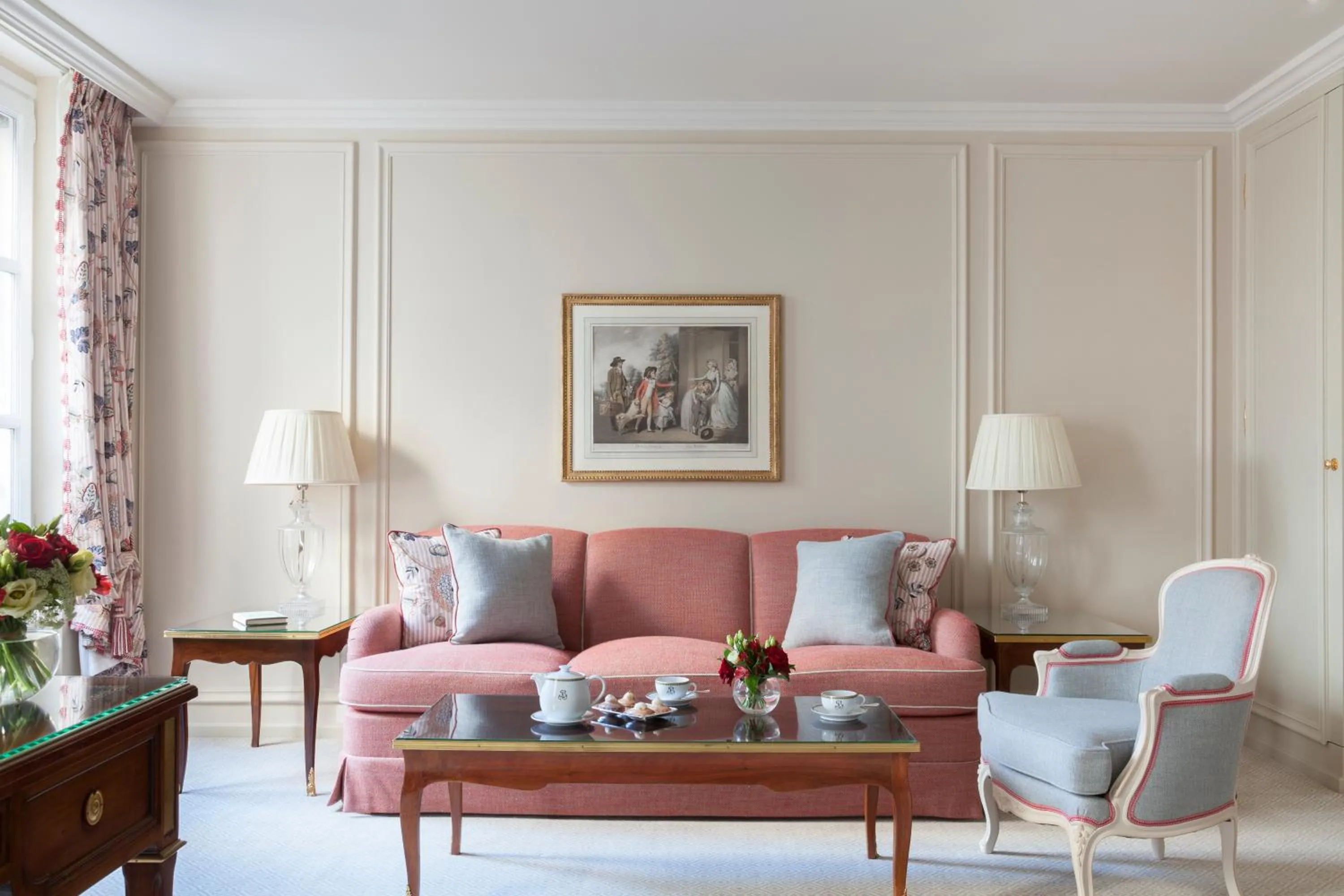 Living room in Le Bristol Paris, Oetker Hotels
