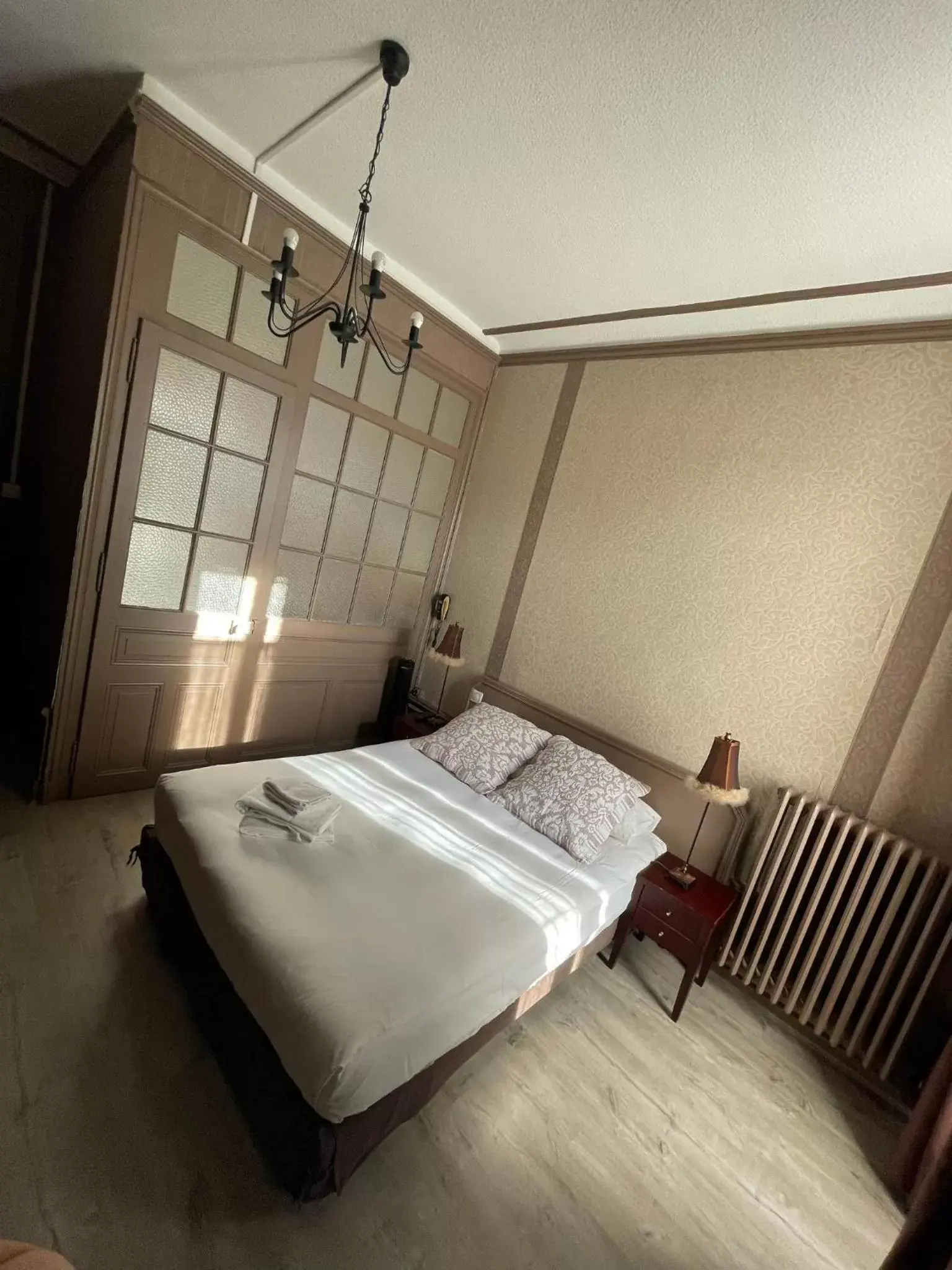 Photo of the whole room, Bed in Le Carré d'Aix