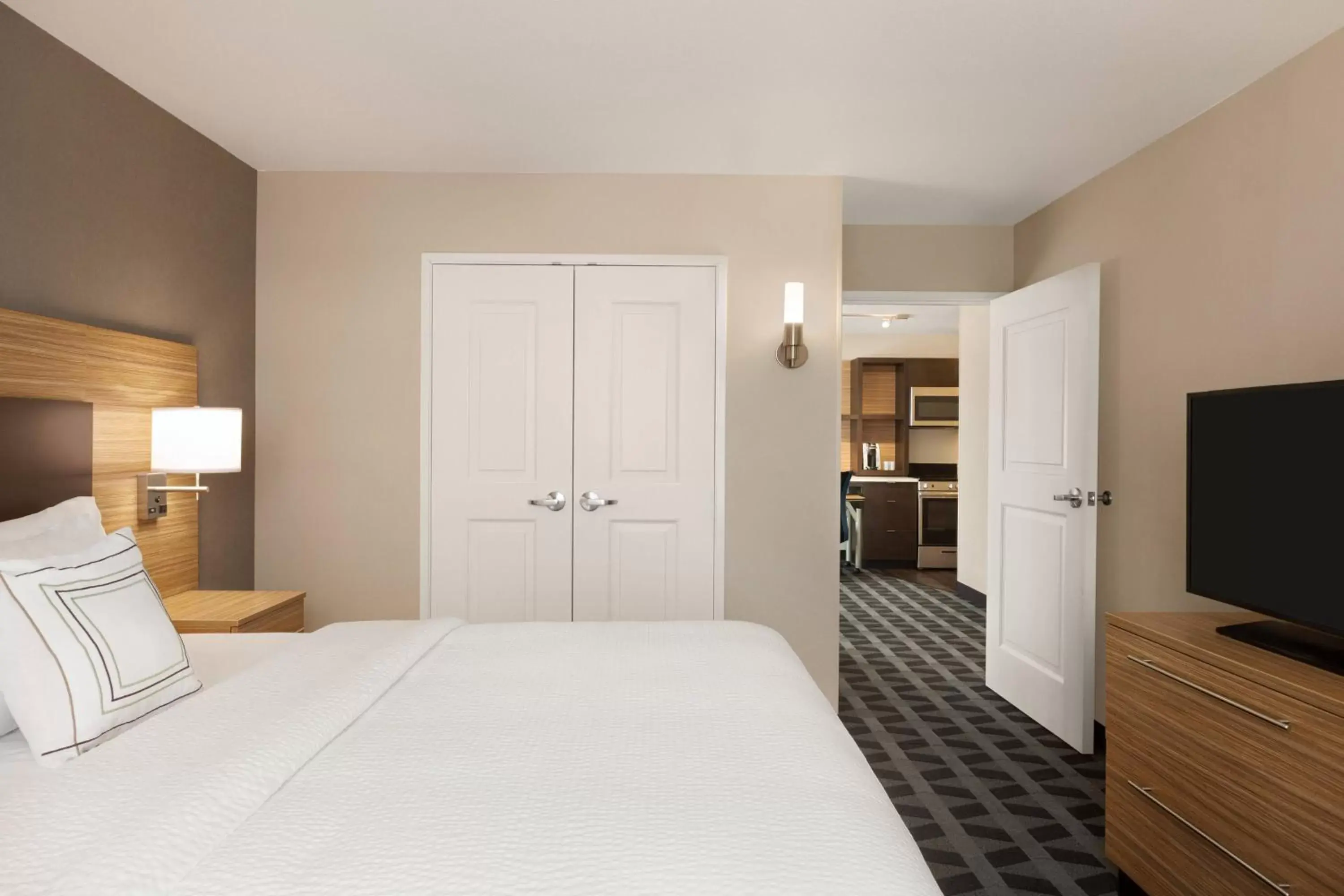 Bedroom, Bed in TownePlace Suites by Marriott Cedar Rapids Marion