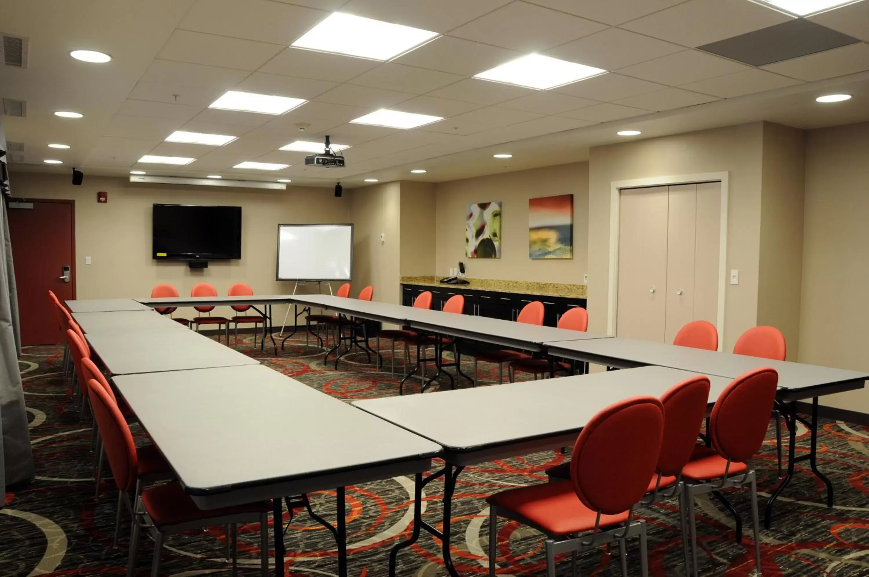 Meeting/conference room in Holiday Inn Express Hotel & Suites Bonnyville, an IHG Hotel