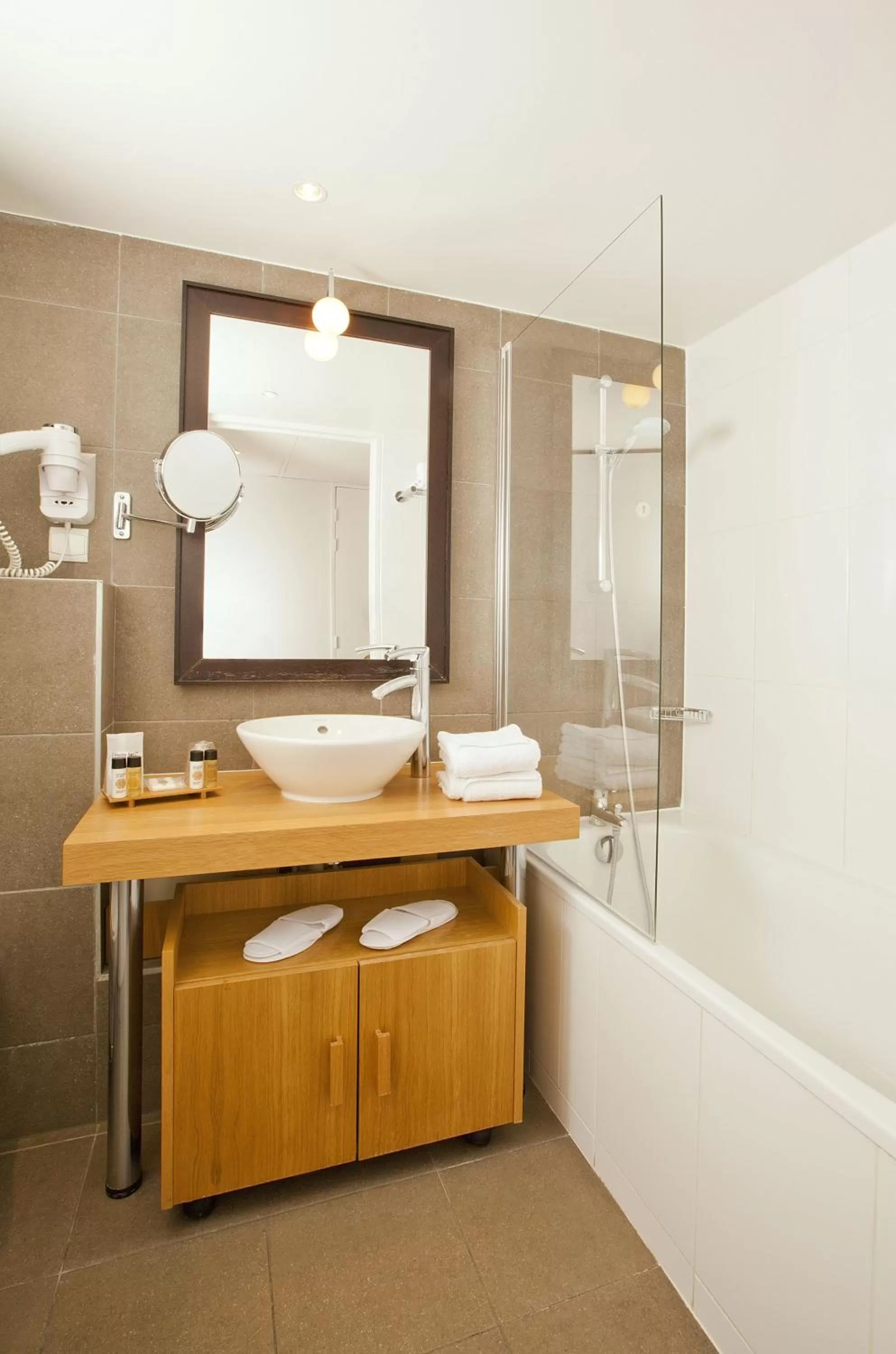 Bathroom in Residhome Paris Opéra