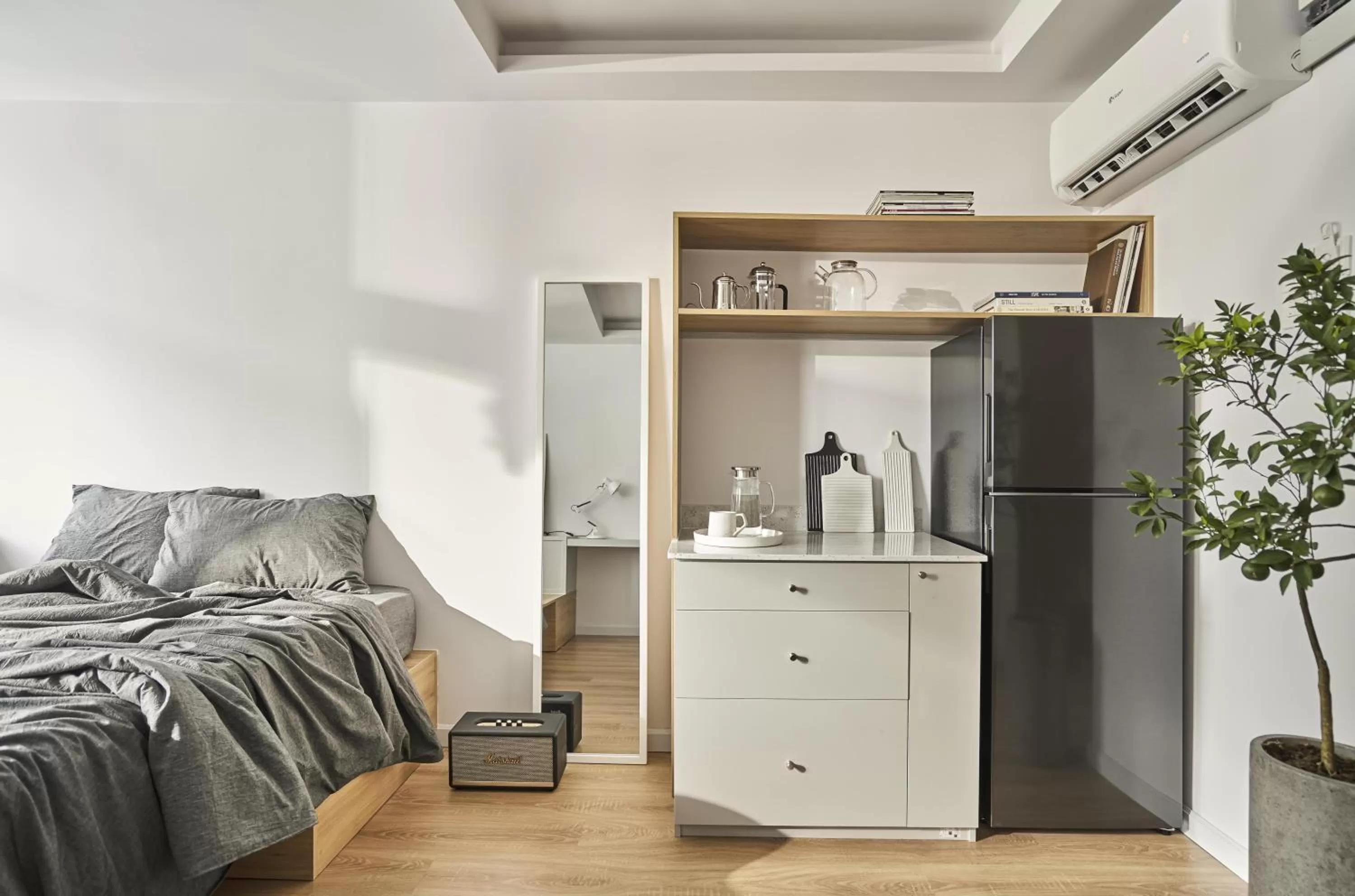 Photo of the whole room, Bed in Express by M Village Đông Du