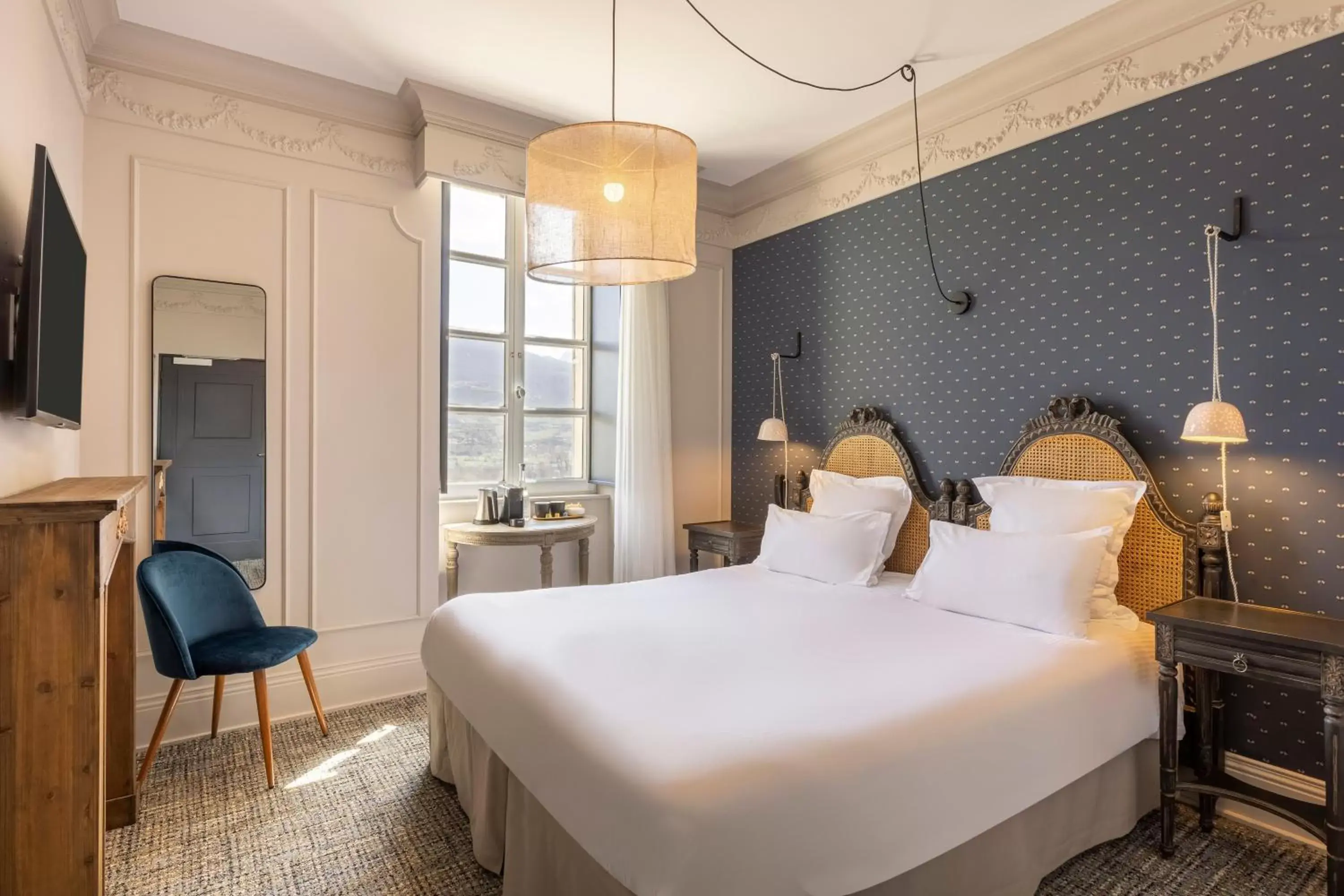 Bedroom, Bed in Hotel la Robeyere; BW Signature Collection