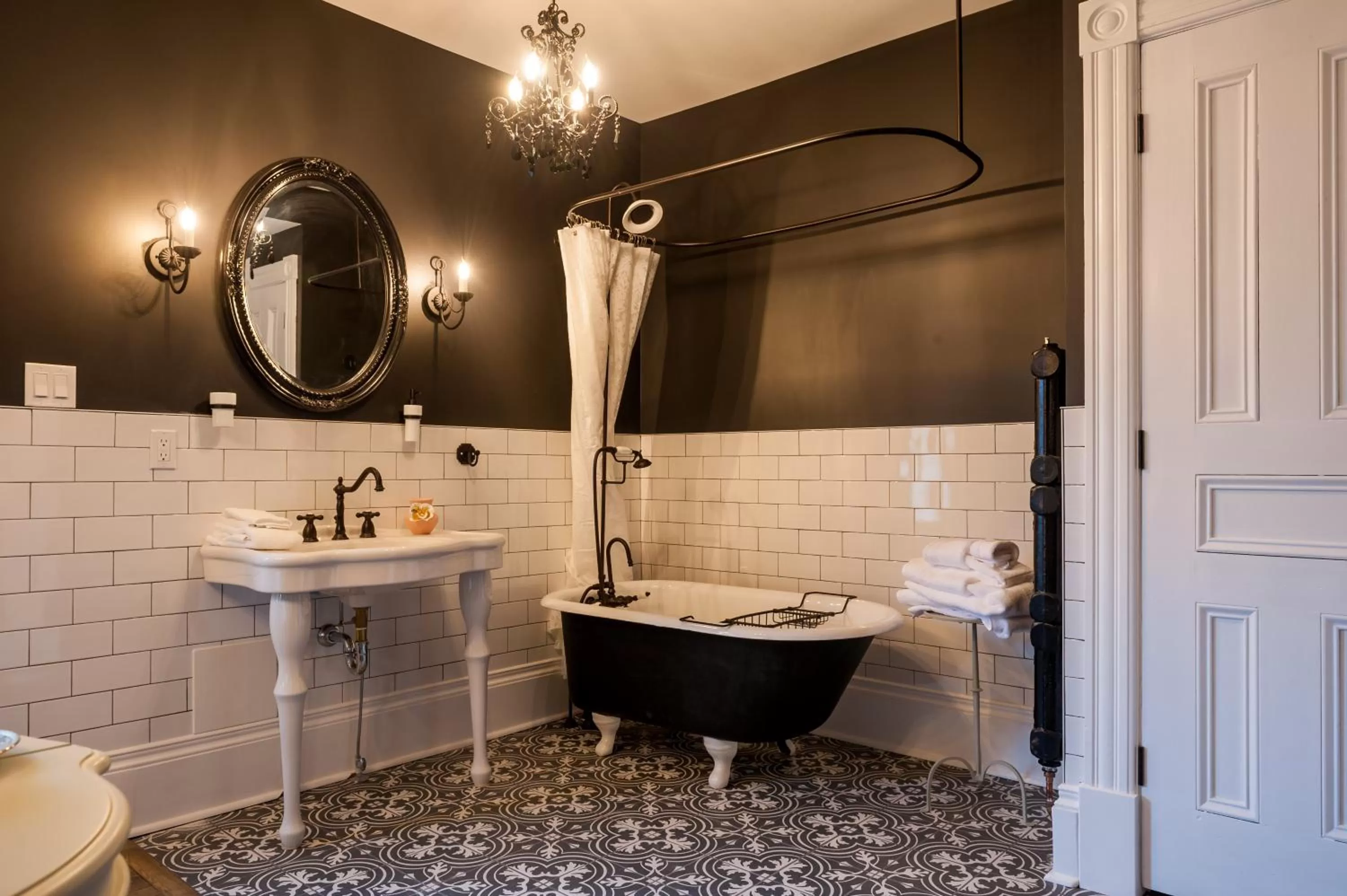 Bathroom in Slaymaker & Nichols Gastro House & Inn