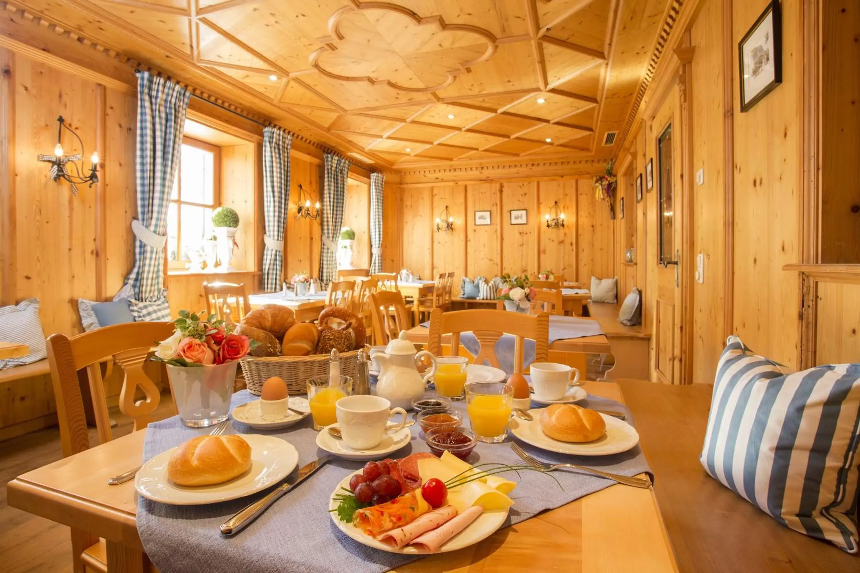 Restaurant/Places to Eat in Hotel Obermaier