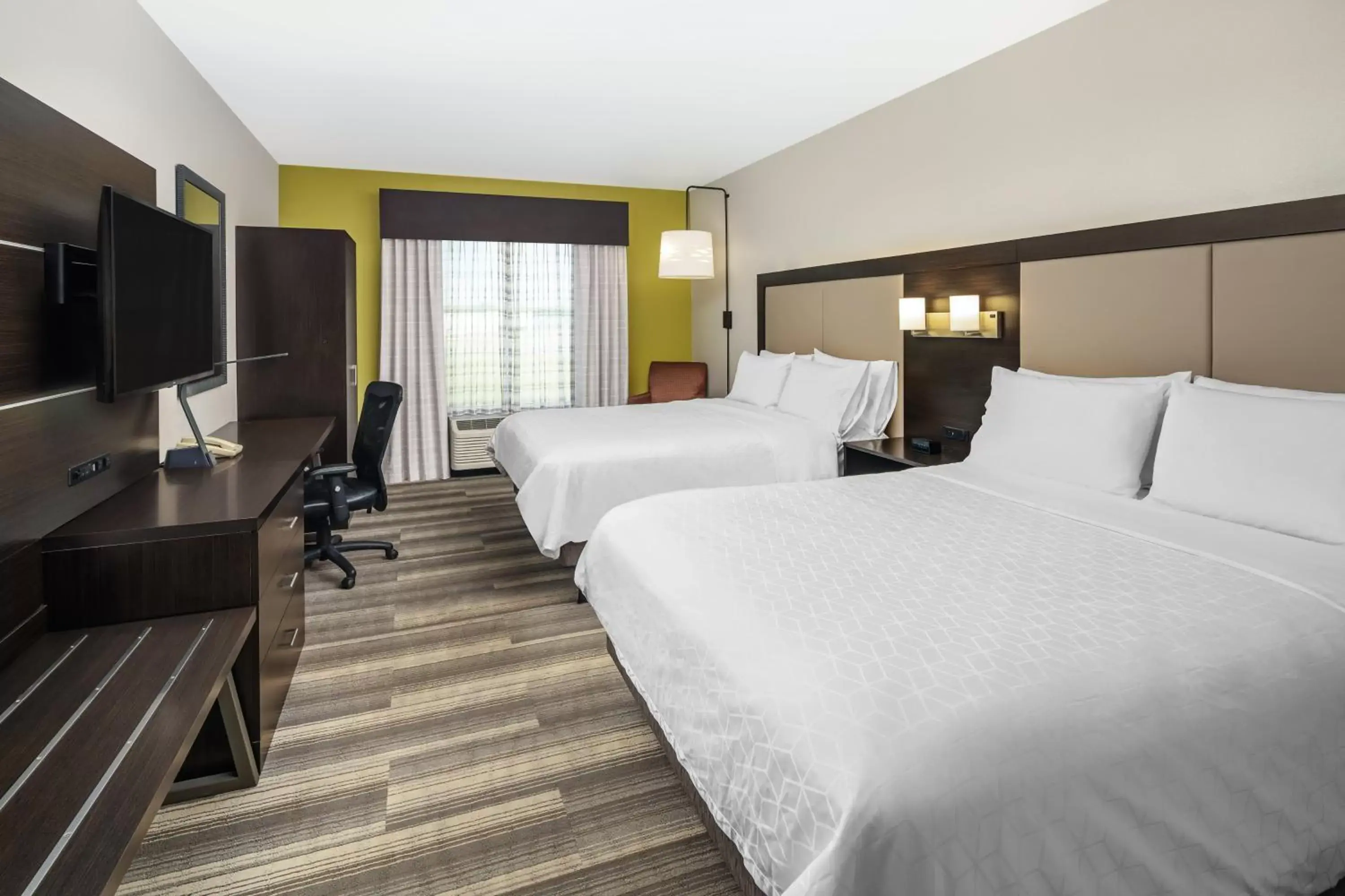 Photo of the whole room, Bed in Holiday Inn Express & Suites Florence, an IHG Hotel